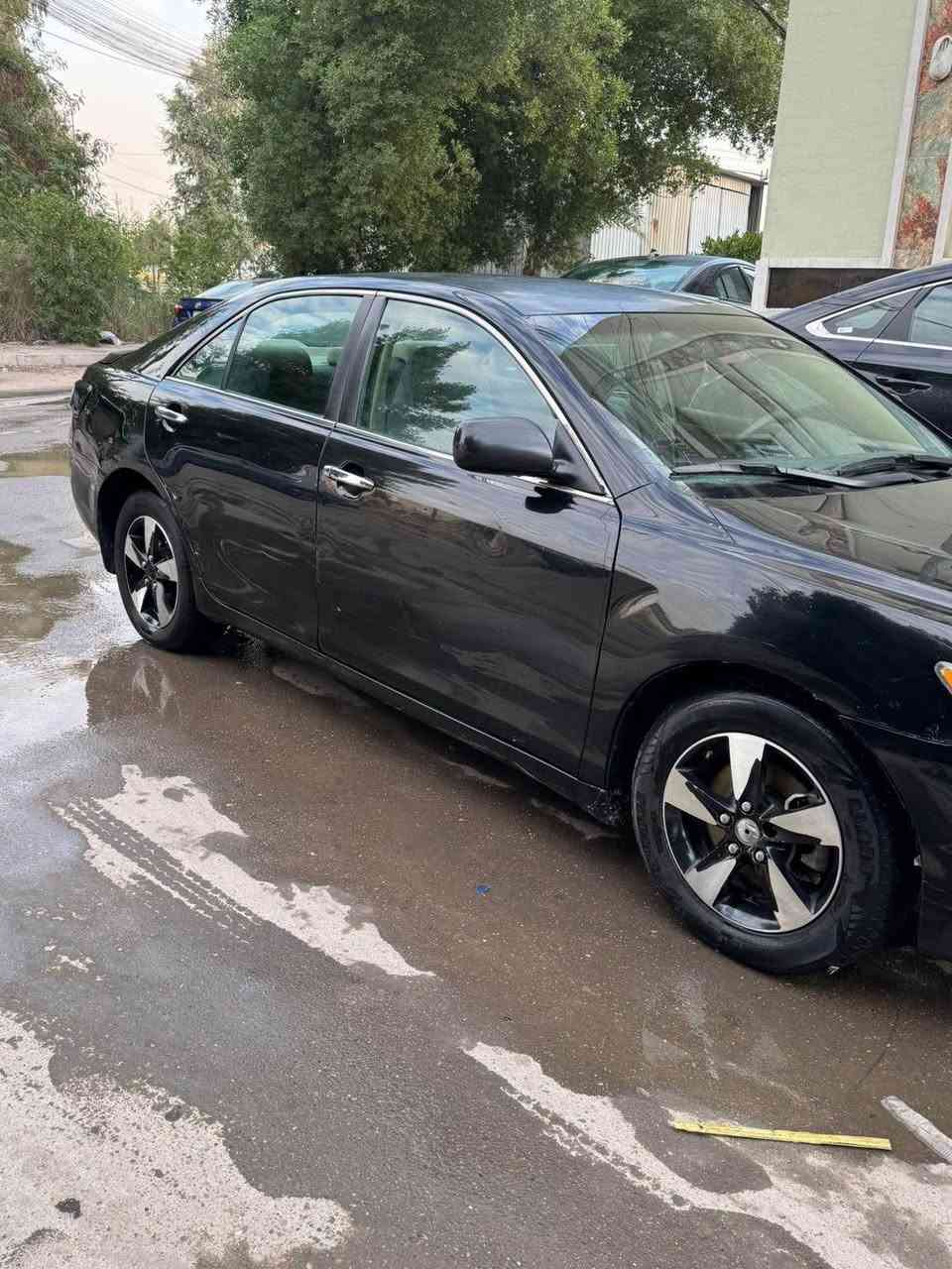 سلام وعليكم 
للبيع كامري موديل 2009 رقم بغداد بسمي السعر    (85وبيهه مجال )
السياره رقمهه مميز بغداد (1089)
السياره حلوه ونضيفه ومناقصهه شي من كير مكينه صدر حتى فيتم وباتري وراديتر مي كلهه جدد 
المكينه قبل فترا شديتهه 
بيهه صبغ جاملغ خلفي وباب 
وبل عراق بدلت بنيد وجاملغ امامي وبيهه تصليح بل مقدمه الغد الامامي 
مكاني الوزيريه 
*********** بغداد, العراق
