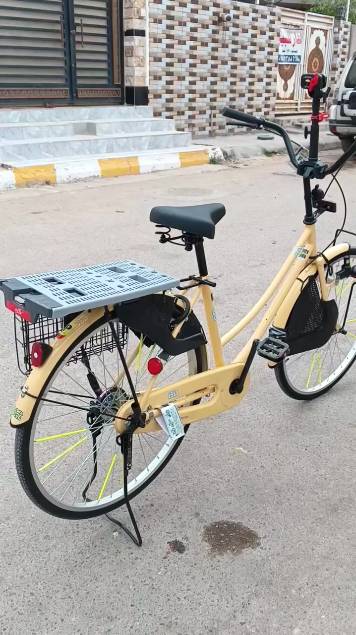 السلام عليكم باسكل للبيع لسعر ( خاص)  لون صحراوي شركه BD حجم 26 موديل 2021 ياباني بي تلاثه ضربات باسكل جديد صارله يومين يمي (ملاحضه) عندي توصيل محافضات رقم ***********
