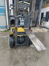 رافعة شوكية • ٢.٥طن • ارتفاع ٤م