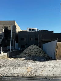 🖱️للبيع قطعة ارض🖱️ 📎شارع عريض 15م + رصيف4م  📐المساحة:150م. واجهة: 5م. ...