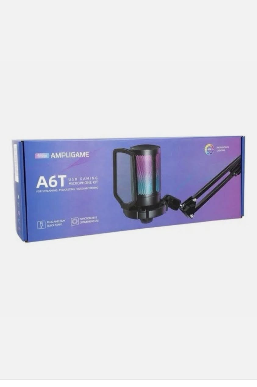 هذا المنتج هو Fifine AmpliGame A6T USB Gaming Microphone Kit.
إليك أهم مواصفاته ومميزاته:
نوع الميكروفون: ميكروفون مكثف (Condenser) بوصلة USB للتوصيل والتشغيل المباشر. 
الإضاءة: يتميز بإضاءة RGB متغيرة تلقائياً. 
التحكم: يحتوي على زر كتم صوت يعمل باللمس في الأعلى، ومقبض للتحكم في مستوى الصوت في الأسفل. 
الملحقات: يأتي مع ذراع حامل للميكروفون (Boom Arm Stand)، وفلتر بوب (Pop Filter) لتقليل الضوضاء، وحامل صدمات (Shock Mount). 
التوافق: متوافق مع أجهزة الكمبيوتر (PC)، أجهزة الماك (Mac)، وأجهزة بلايستيشن 4/5.


**إذا كنت صاحب هذا الإعلان وتريد حذفه لأي سبب، رجاءا أرسل رسالة إلى الدعم الفني**