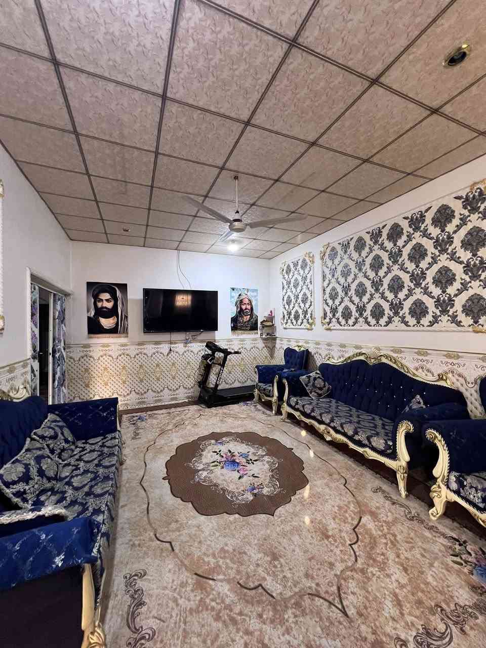 شوف تفاصيل هذا البيت 👇🏻
#بيت_طابقين_يحتوي_على_5غرف_منام
طابو صرف زراعي عراقي 🇮🇶
#ركن على شارعين #المساحة 200م
يبعد عن تقاطع مدرسة تدمر 150م
#السعر_المطلوب :: 98 مليون قابل للتفاوض
#يحتوي :: الطابق الأول :::
كراج واسع حديقة صحيات خارجية أستقبال مطبخ
صالة واسعة غرفتين منام منور صحيات داخلية
#يحتوي :: الطابق الثاني ::: بي نواقص قليلة 
ثلاث غرف منام نضام سويت صالة صحيات داخلية 
#العنوان إبي الخصيب أبو كوصرة قرب مدرسة تدمر
#للأستفسار ::: ***********
