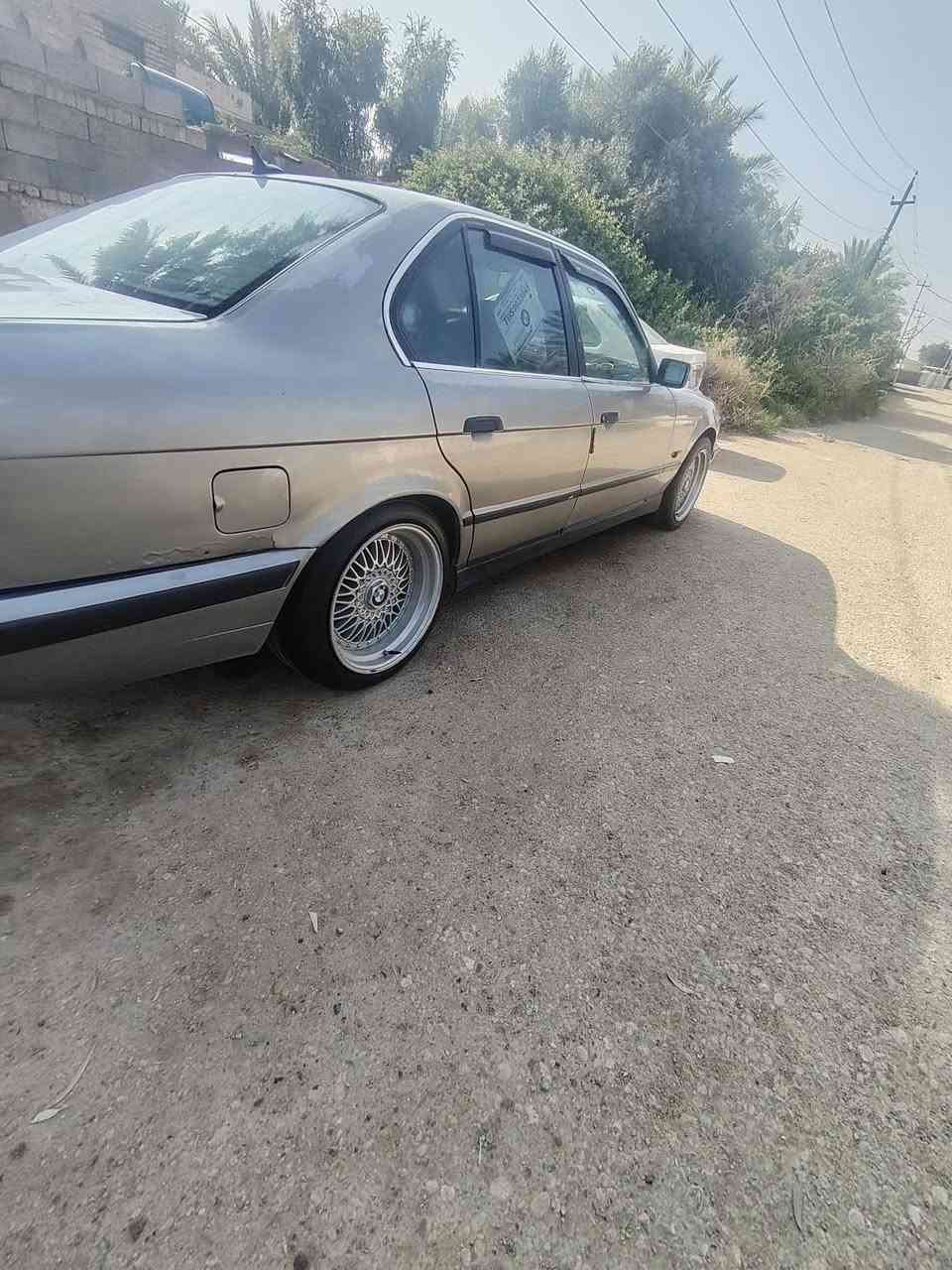 بي ام دبليو موديل ٩١ رقم انكليزي مشروع وطني كير ومكينه مكفولات تخم تاير باتري جديد تبريد نقص غاز فقط مكاني كوت ***********
