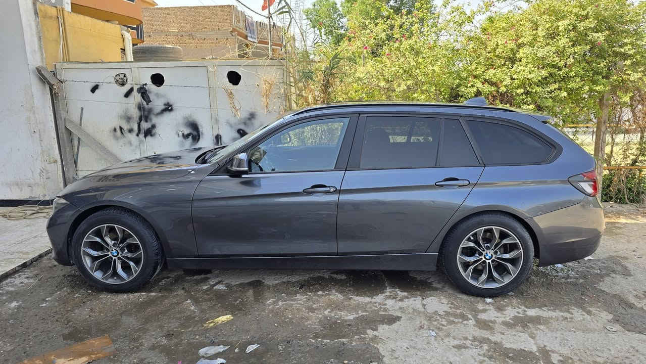 السلام عليكم 
بي ام كاز تون بور تيربوا  F3  318d

سياره كاز اربعه سلندر  ستيشن موديل 2016

قبل كلشي سعر   125 بلاش  وبيها مجال 

مواصفات السيارة 
تدفئه كشنات
تحكم سرعه
شاشه اعطال
بصمه 
صندوق كهرباء
3 وضعيات قياده
تبريد قطعتين
وبعد بيها مواصفات المعروفه

حادثها / سياره بدون حادث فقط بارد بالباب الخلف السائق حته الدعاميات بدون صبغ
سونار من ضمن الصور

سياره كامله مكمله طياره شلعه ومعدل
سنويتها لل 2030   
***********
