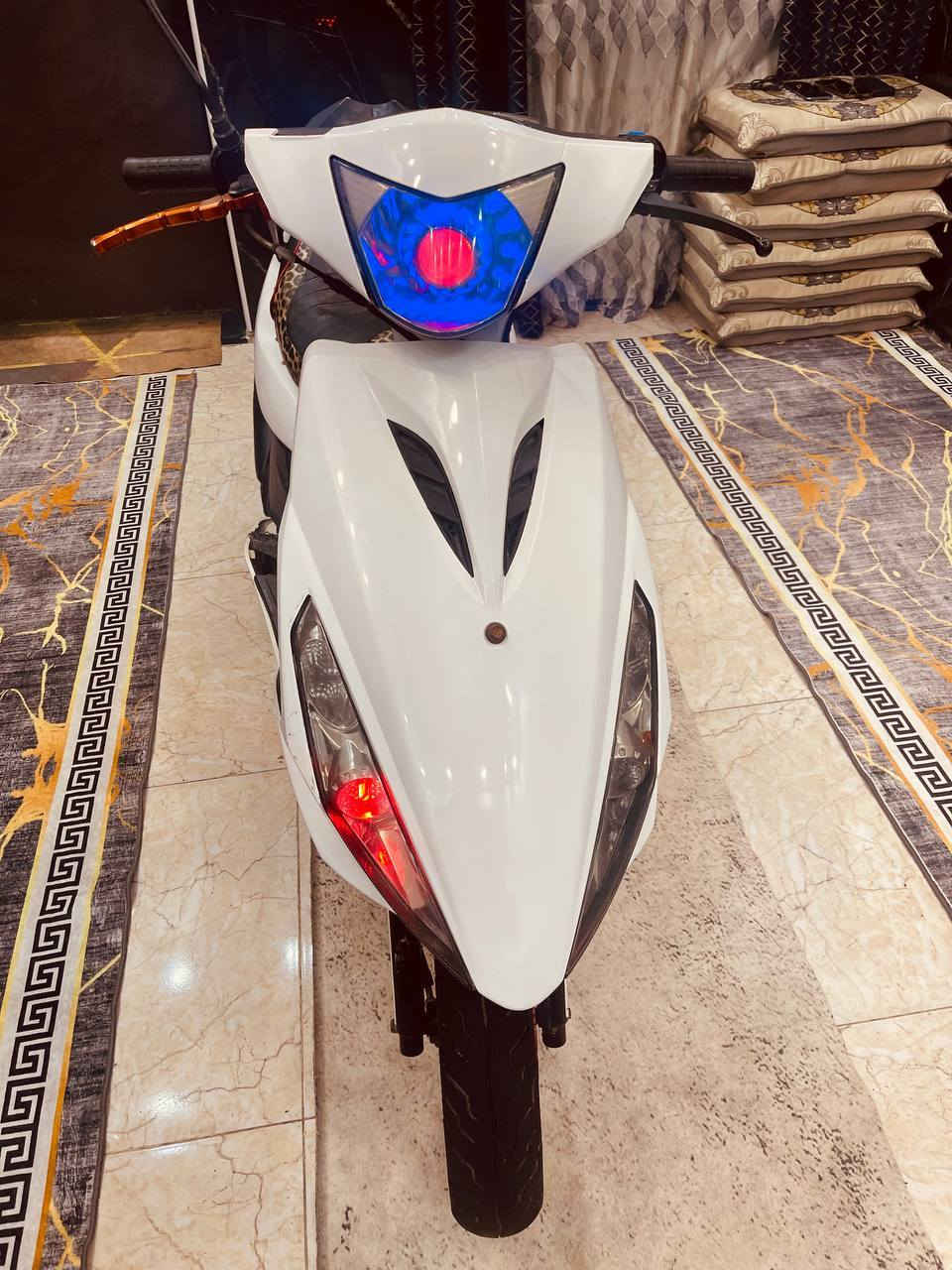 ماكس مضلع ياباني ما مفتوحه شغاله سلف هندر نكره لايت اشاير يمنه يسره قفل سكان قفل ستيرن اسطاب دبلات جدد كهربائيات كلها شغاله 
السعر 500 مكاني بصره دور الشرطه ***********
