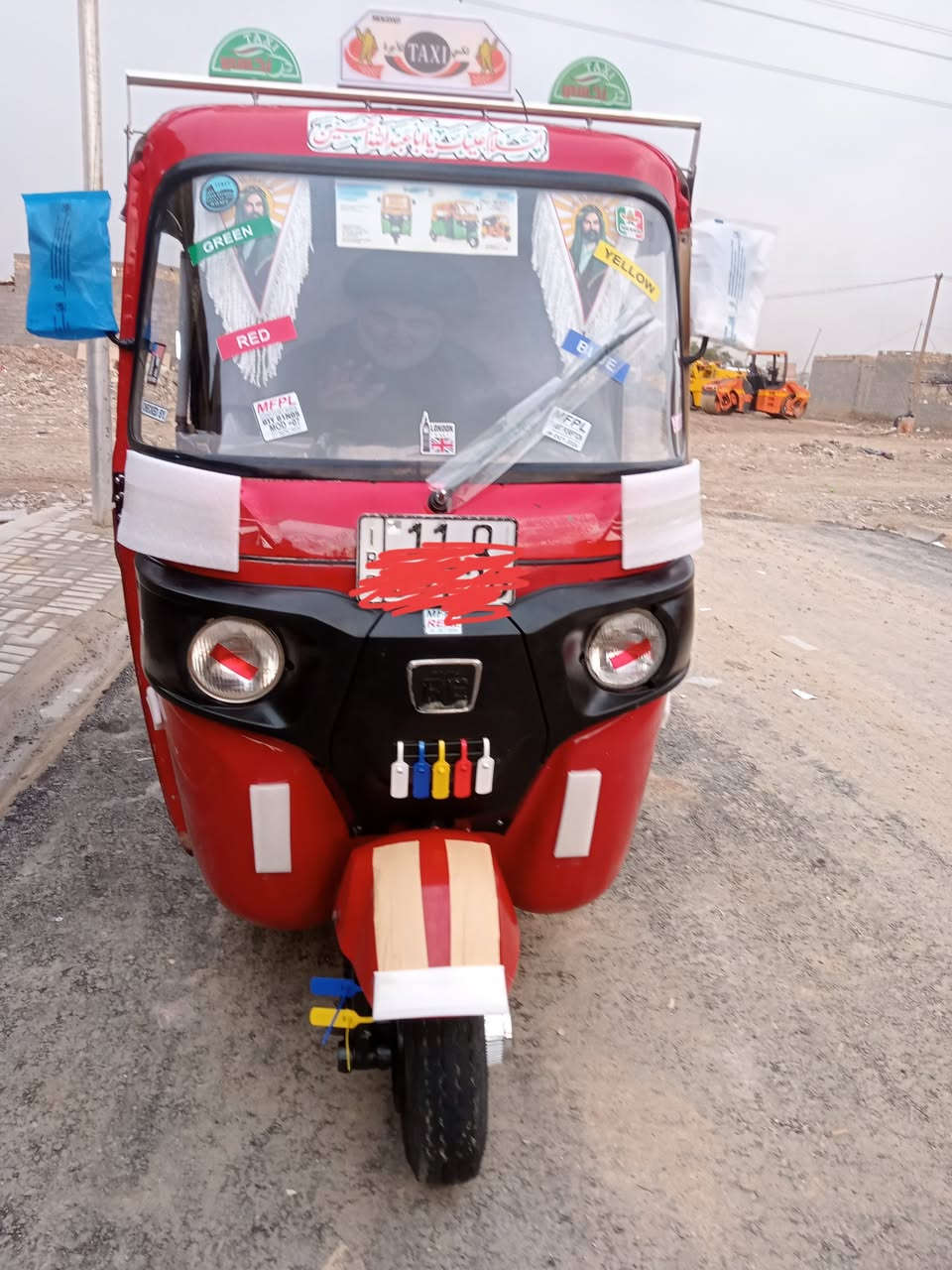 السلام عليكم للبيع تكتك ١٨ نازله با١٩شهر١ رقم وسنوية تحويل ثانيي يوم مكينه لا تنقيص  ولاتبخير كهربائيات كلها شغاله كشرمعمر الدوسات وبيها لغد معمر ولباقي مكفول مكاني مدينة الصدر داخل بالخير سعر ٥و٨٠٠وبيه مجال مكاني مدينة الصدر داخل بالخير ***********
