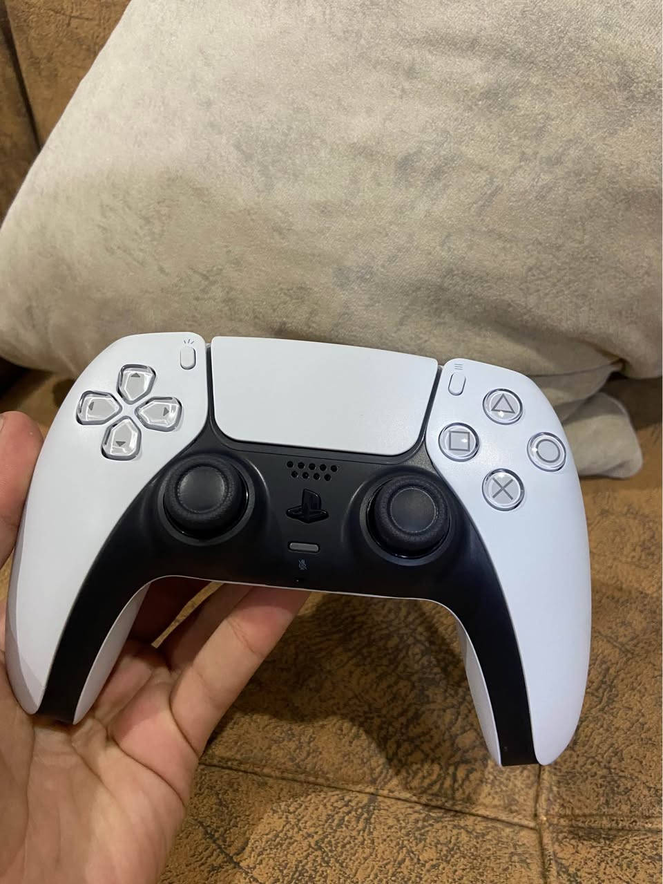 PlayStation 5 Pro

دەسی دوو زۆر پاکە بی کێشیە کامل ئەشیا بیلادی وەک نوێ وایە بە زەمان

نرخ : 790$. گەیاندن بۆ هەموو شوێنیک هەیە أربيل, العراق


**إذا كنت صاحب هذا الإعلان وتريد حذفه لأي سبب، رجاءا أرسل رسالة إلى الدعم الفني**