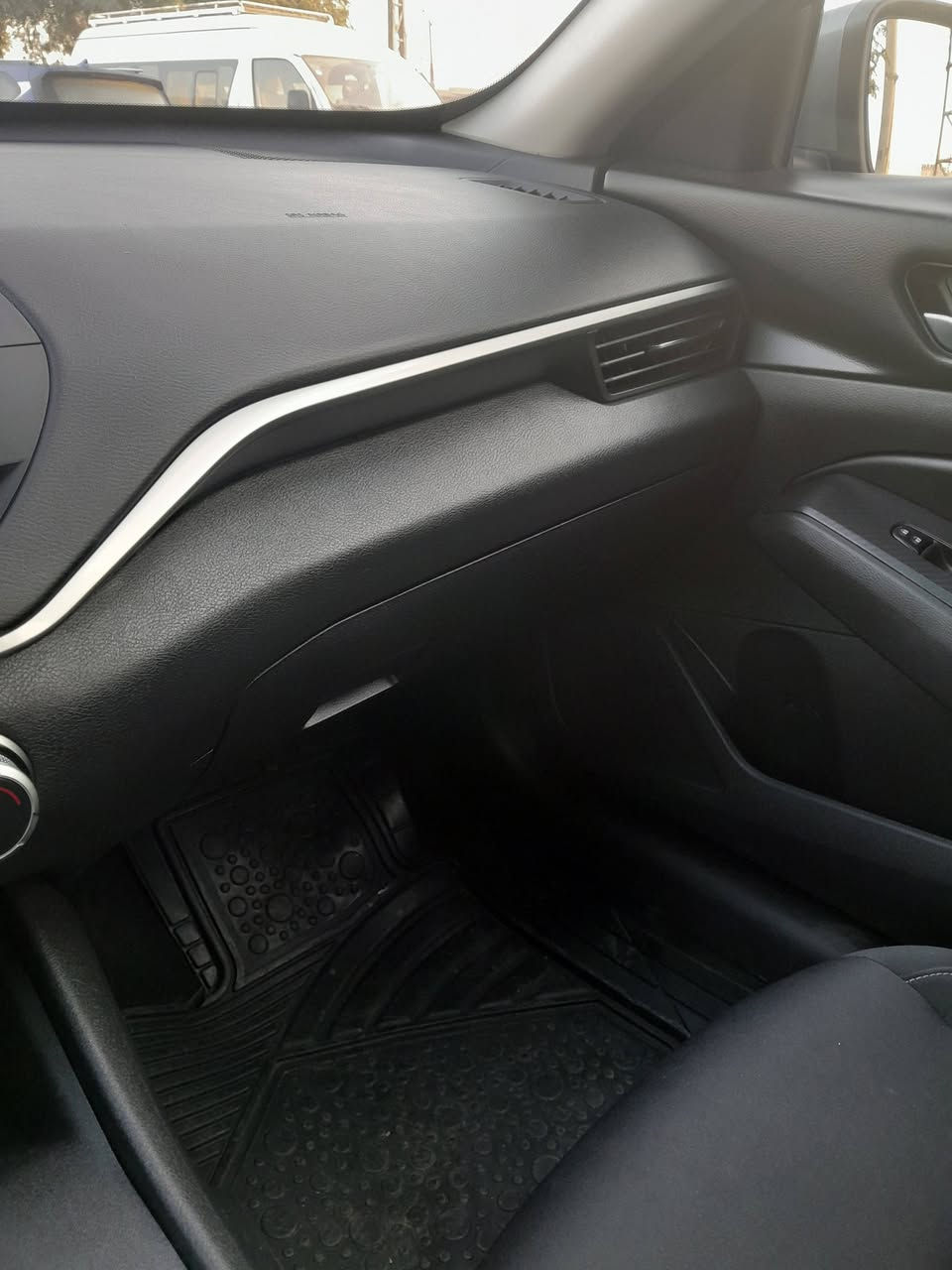 نيسان التيما موديل ٢٢رقم أربيل الدولي حادثها جنطه البجم كبس بدون ايرباك ماشيه ٦٥ بصمه تشغيل عن بعد حساس اطارات رادارات السعر ١٥٠ وبيها مجال بيع او مراوس حسب القناعه هاتف  ***********موجوده بكربلاء
