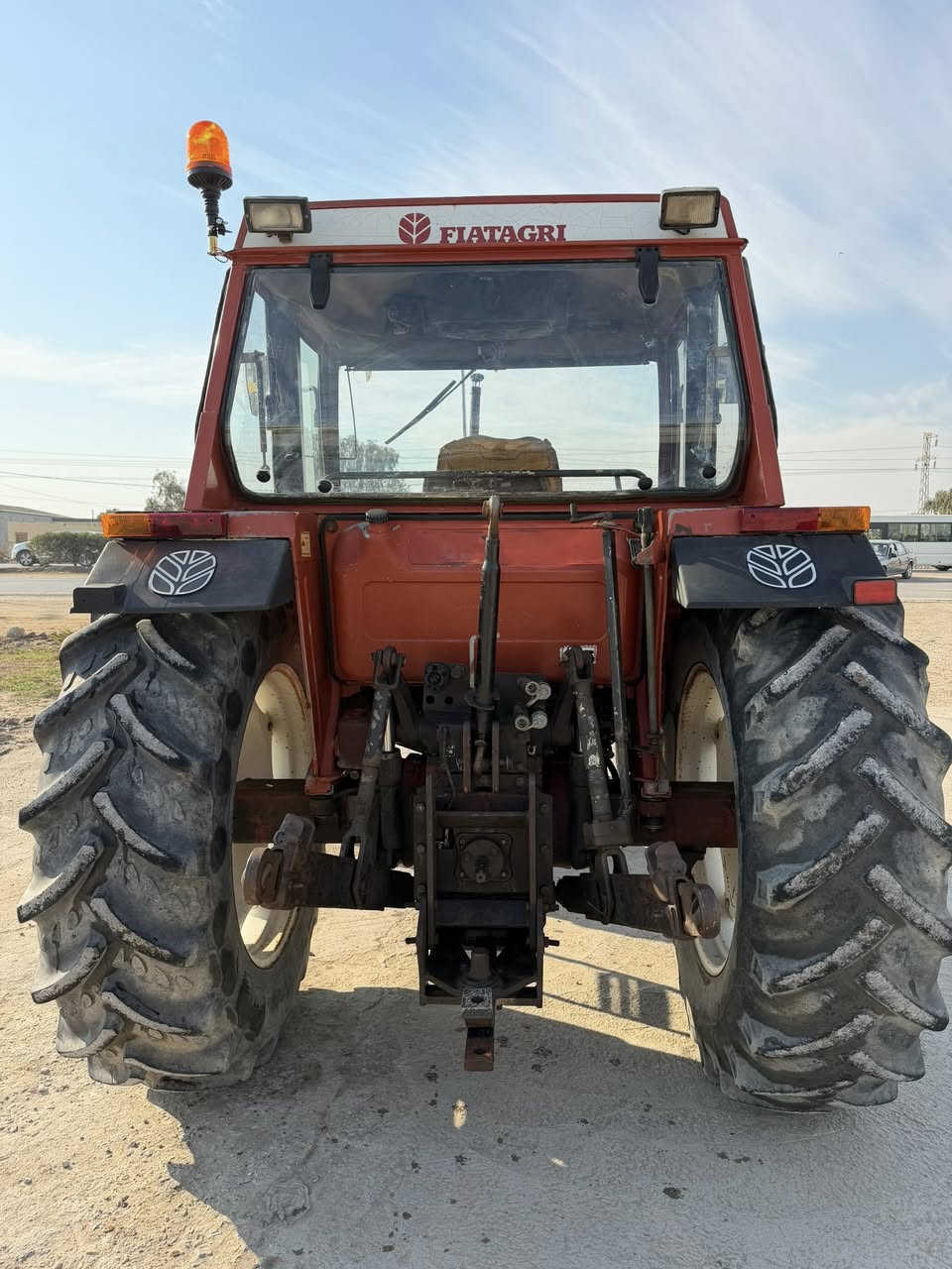 سلام عليكم
للبيع فيات ٨٠/٩٠ منفيس 
مكينه جديد ما مفتوح بيه برغي شرط 
مكفوله من الصبغ وال خياس 
مكاني بابل 
***********
