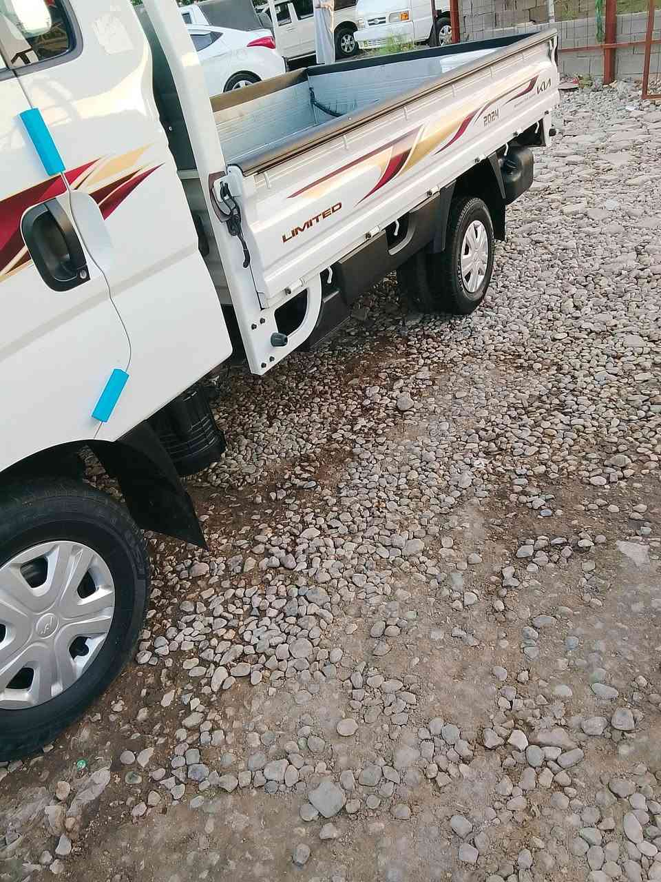 سلام عليكم
كيه موديل 24 كفاله عامه وضع شركه 
ماشيه 28 الف حقيقي 
من جامع البيت 
شرط جكت ابره مابيها 
عله سونار سيارت كارتون 
جهازه من كلشي معروضه 158 وبيها مجال حك جيه العنون واسط الصويره 
رقم هاتف ‏‪***********‬‏
