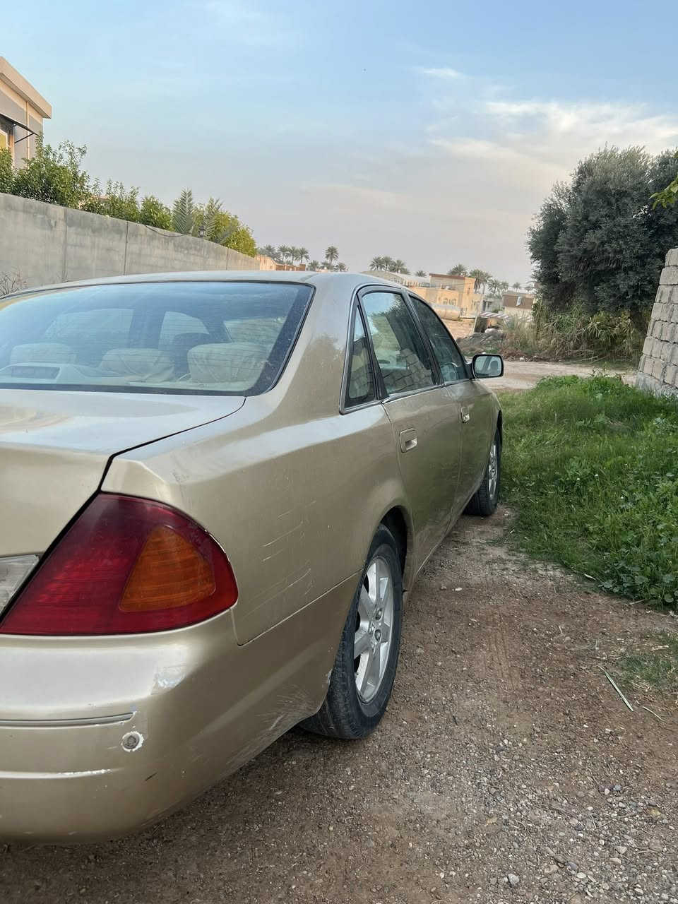 افلون 2000
للبيع سياره جاهزه من كلشي نص فول 
تحتاج تعمير شويه 
ترايك وين ما تريد 
السعر 60 وبيها مجال 
للأستفسار ***********
