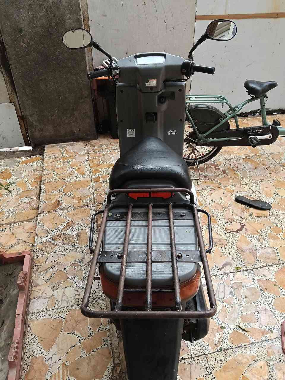 دراجة بيكم نظافة كلش نظيف استعمال قليل محرك برغي ممفتوح بية كلها على البلاد كهربائيات اشاير استان كهربائي سلف وهندر كلهن شغالات مكاني بالبصرة 
***********
