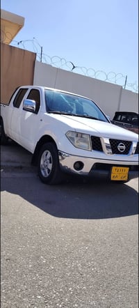 نيسان نافارا • ٢٠٠٩ • بدون صبغ