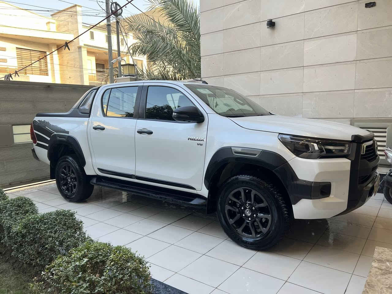 السلام عليكم بيكم افنجر 2024 6سلندر فول مواصفات 1/1 ام المنفاخ و4كامرات
مكفوله كفاله عامه من الصبغ والبارد والحالوب والشخوط ماشيه 37٫000 بعده بوضع الشركة فول مواصفات مناخ اصلي 4كامرات جيبي اس تحديد موقع رقم بغداد بأسمي تحويل مباشر عنوان بغداد البلديات السعر 416 وبيه مجال هـ***********
