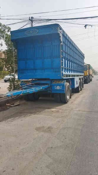 السلام عليكم 
عربان سوريه للبيع
الطول ٨ ونص
الارتفاع ٢٢٥
كامله على ٢٤ حبايه 
مكان العربان بغداد 
سعره ١٢٥ ورقه 
رقم الهاتف ***********
