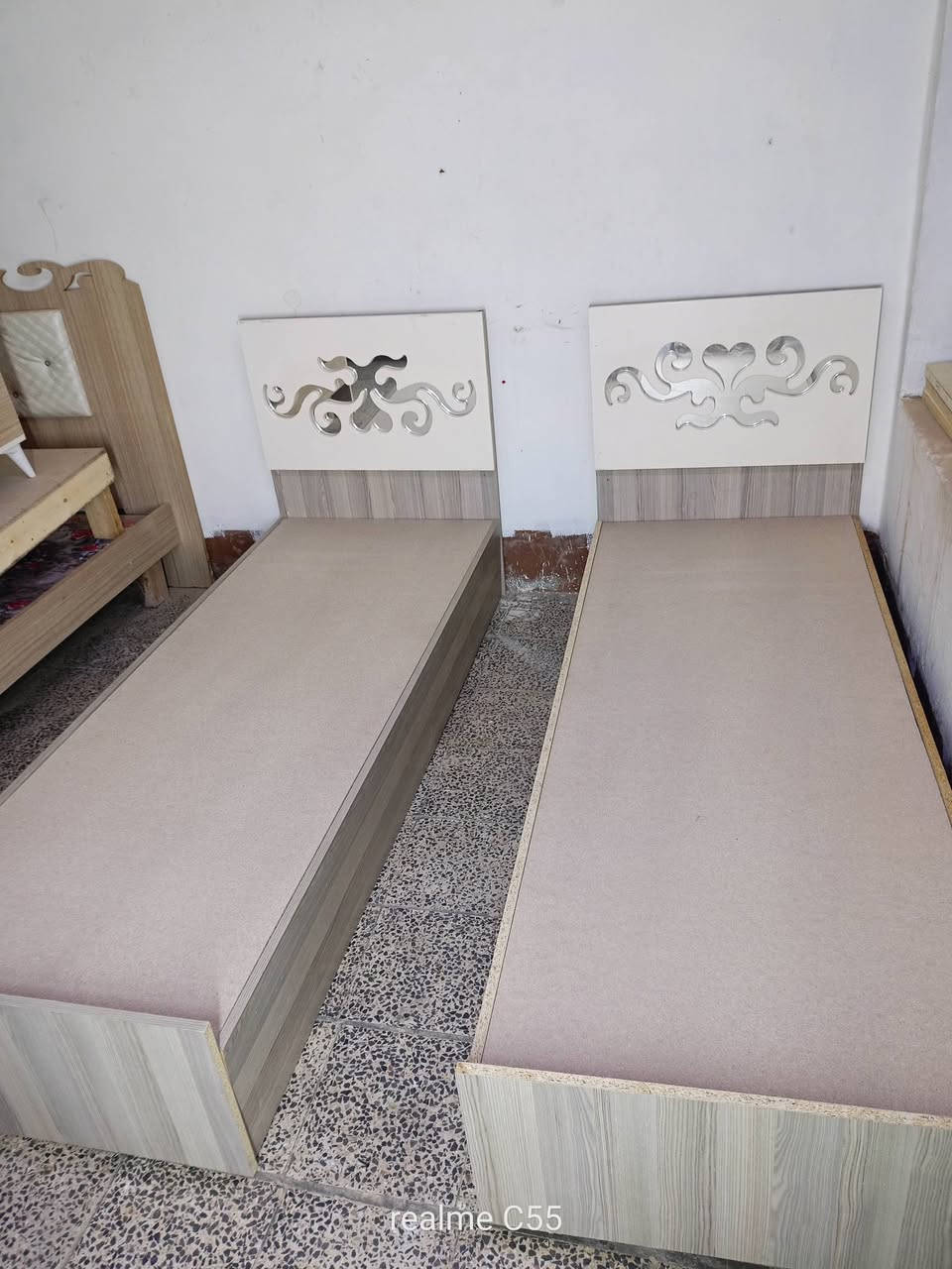 يا الله 
غرفه شبابي للبيع نضافه 95بل ميه تفصال حطاطه 
عنون كركوك العروبه 
***********وتساب 
***********وتساب
