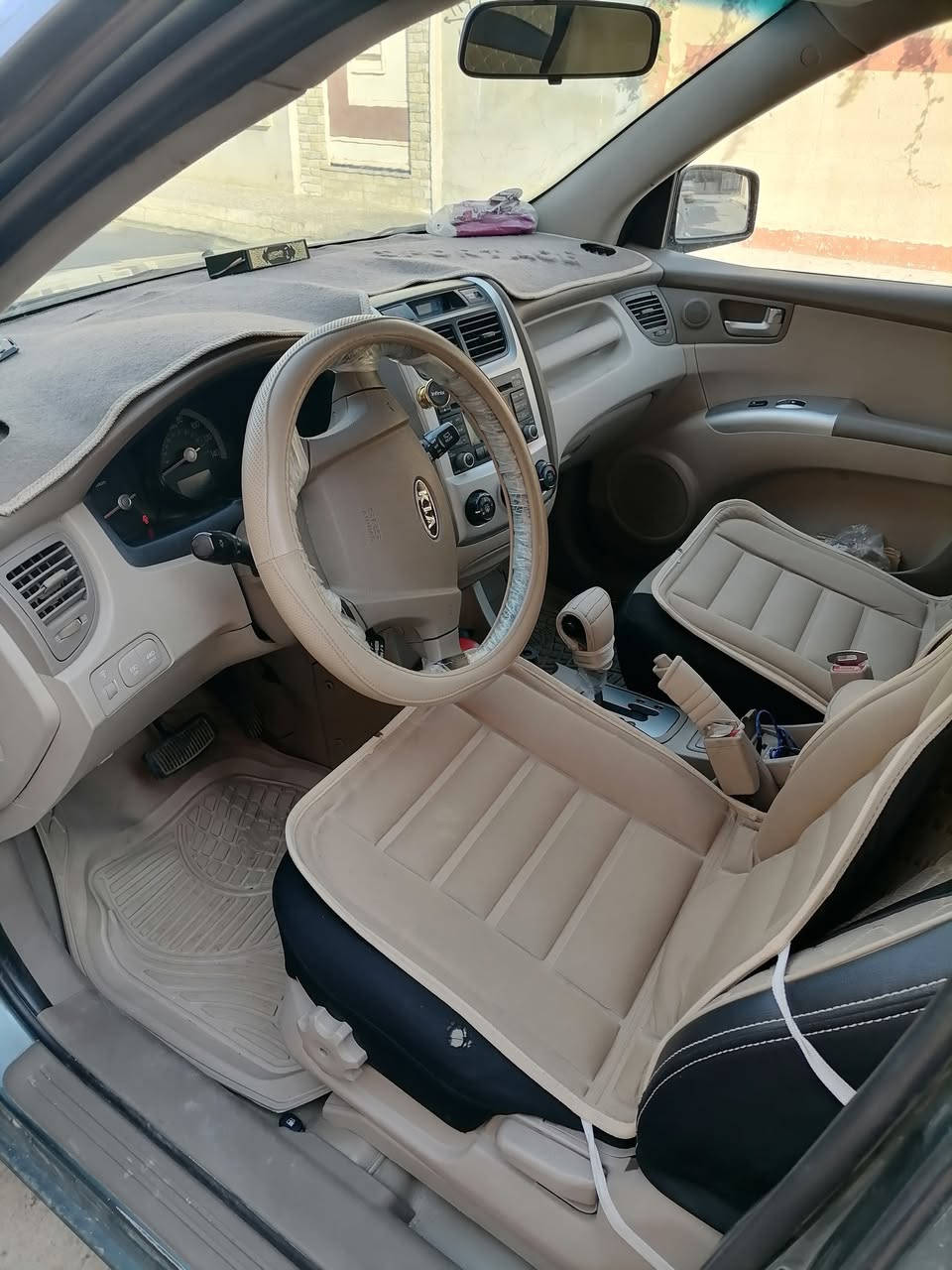 البيع نقدا او تقسيط او مراوس حسب القناعه سبورتج٢٠٠٩ رقم نينوى مشروع وطني باسمي محرك ٦سلندركير ومحرك وكهربائيات وتبريد وتدفئه وتايرات  وباتري جديد وارضيه مغلفه جلد كير اتوماتيك وعادي  بقيت التفاصيل اتصل على الماسنجر او الرقم***********
