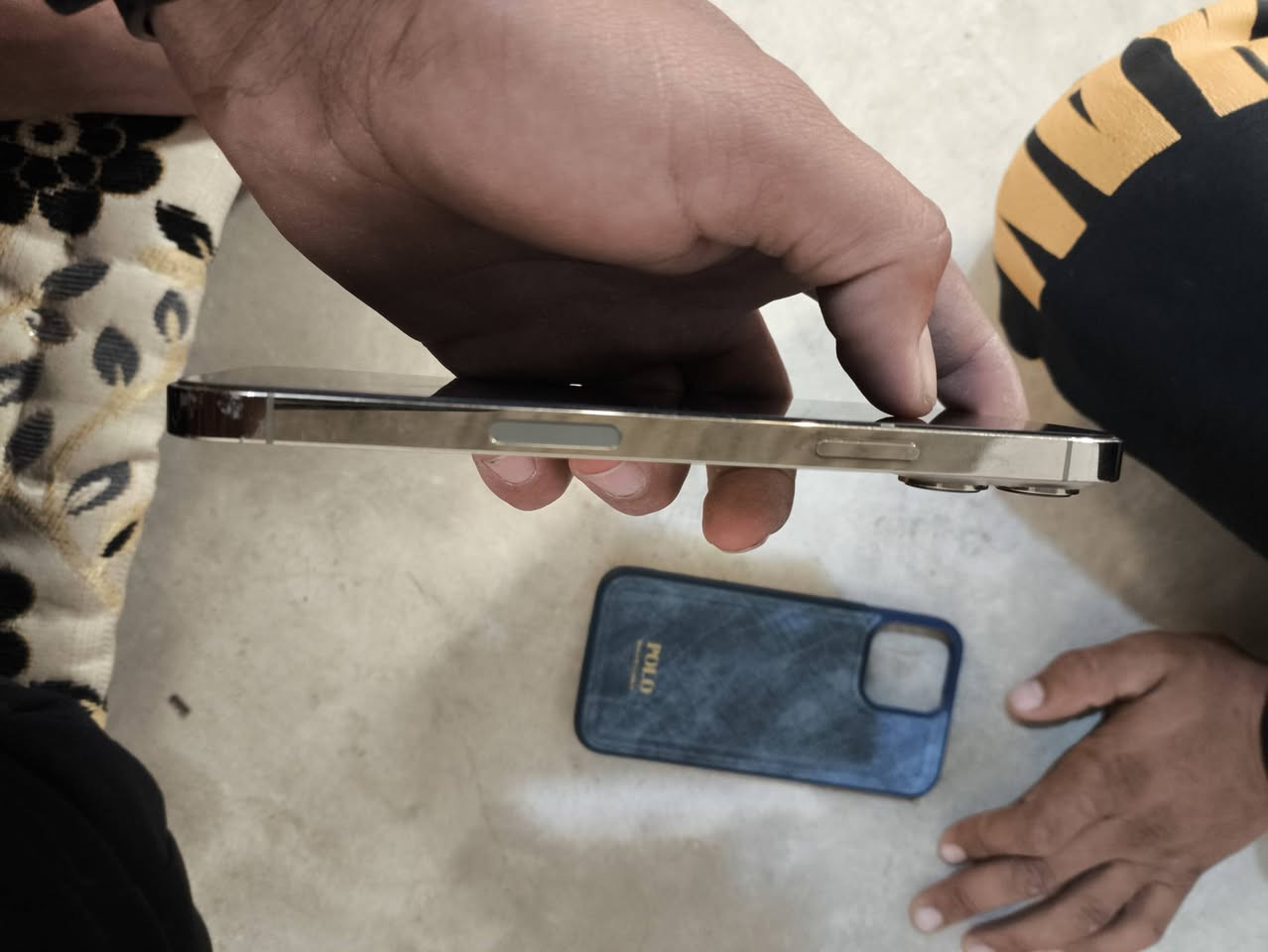13  : برو ماكس 
ذاكره : 256
بطاريه : 81 
كله بلادي ما مفتوح 
السعر : 600 وبي مجال قليل 
رقم : ***********
