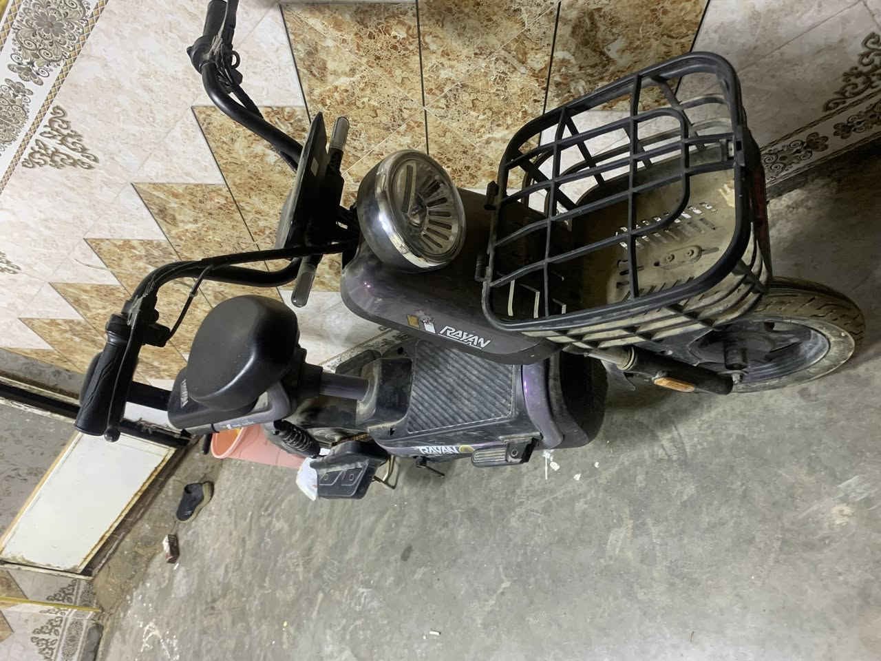 السلام عليكم دراجة شحن مستعمل شي بسيط ومتروكة فقط الباتري هابط
قيم بما يرضي الله


**إذا كنت صاحب هذا الإعلان وتريد حذفه لأي سبب، رجاءا أرسل رسالة إلى الدعم الفني**