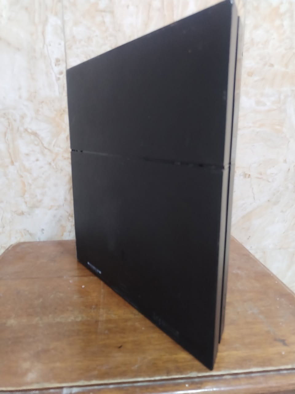 بلي4 اخو الجديد استعمال قليل
اولاين تجي وياه لعبتين
الGTA V 
  وGOD OF WAR III الجزء الثالث


**إذا كنت صاحب هذا الإعلان وتريد حذفه لأي سبب، رجاءا أرسل رسالة إلى الدعم الفني**