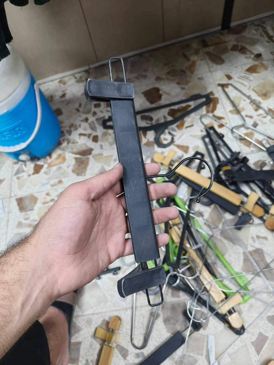 للبيع سجج ملابس + ستاند ملابس + ستاند احذيه + تعاليك بناطير وبجامه.    العنوان ابو غريب حي الشهداء ***********
