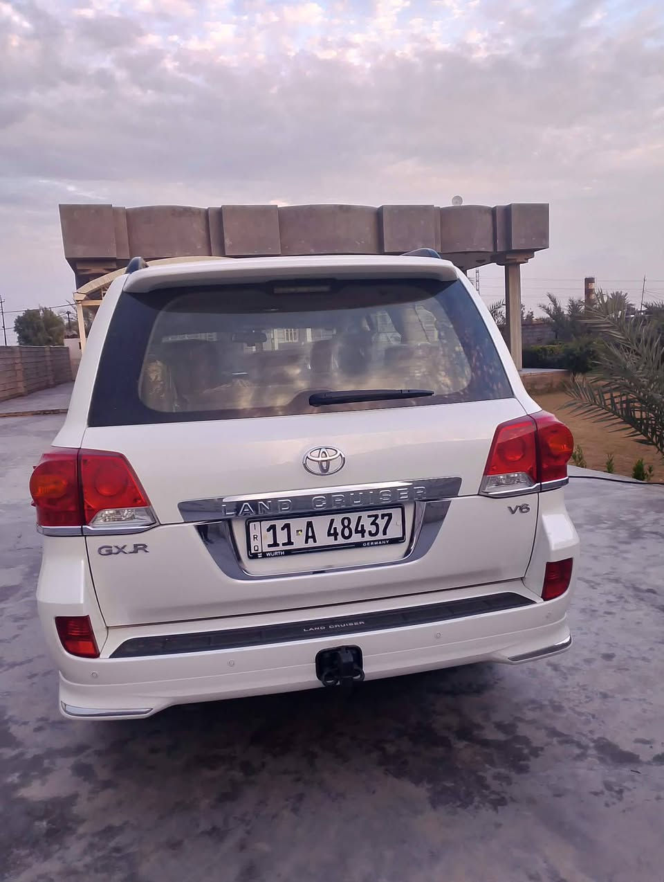 السلام عليكم لاندكروز للبيع موديل 2012مكفوله كفاله عامه  للستفسار ***********/***********
