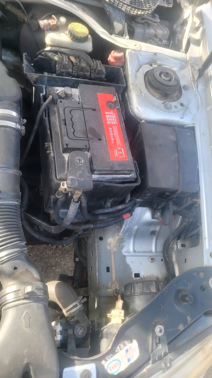 بيجو٣٠٦ موديل ٢٠٠١ بدون صبغ بدون ضربه محرك مكفول كير جديد كهربائيات كله شغاله بلاديه  بيها تلحيضات بل كفر مال دشبول  وبيها جرخه بل  كلج وبيها جراد بل قماره وجنطه  سياره بيها تلحيضات بصيطه سعر ٤٥ وبيها مجال بصيط عنوان بغداد الكرخ البياع للاتصال علا الرقم ***********
