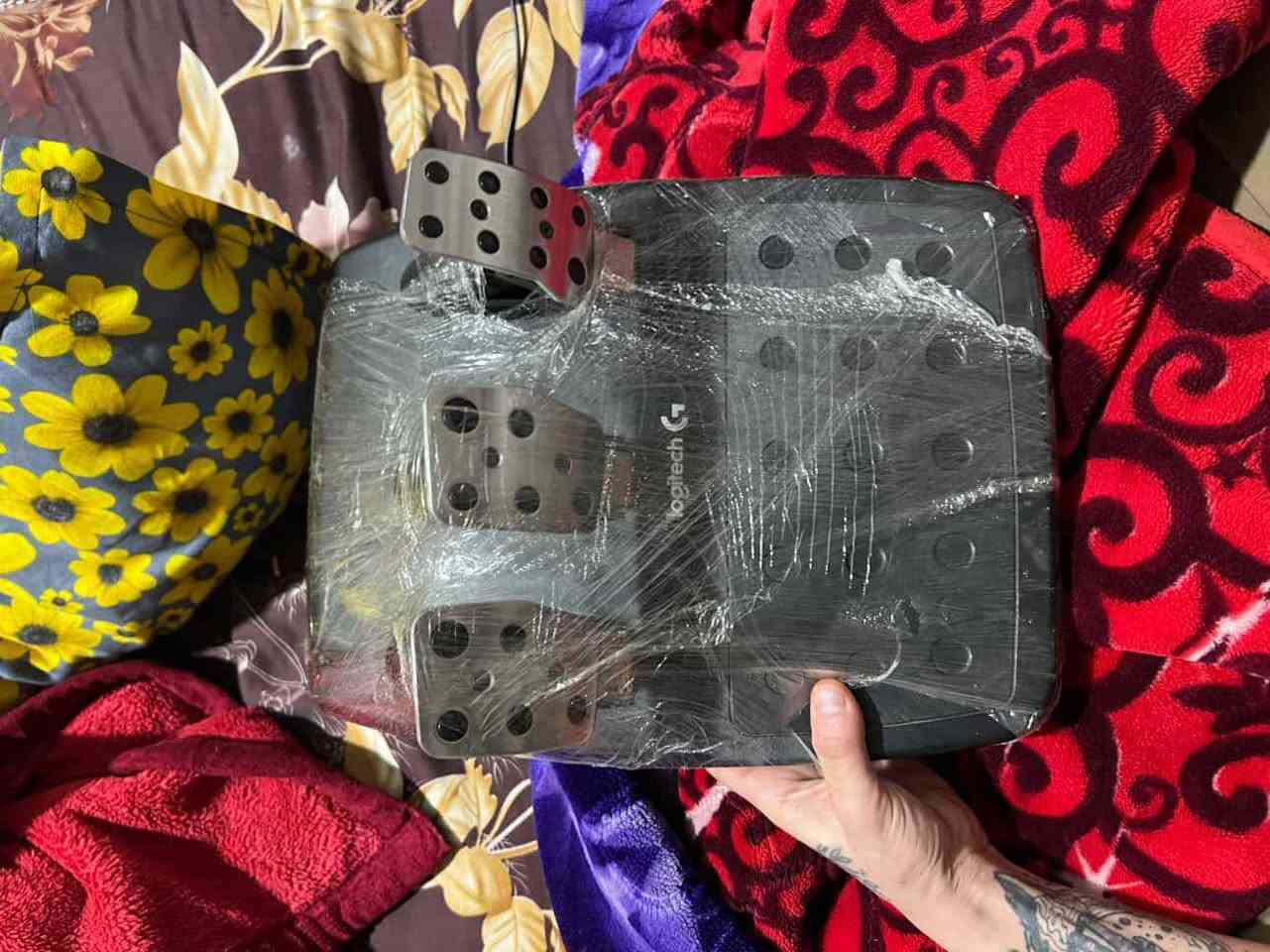 السلام عليكم دركسون للبيع لوجيتك جديد ممستعمل هواي شغال على pc وps4  و ps5 هو والكير كامل سعرة 250 وبي مجال متوفر توصيل


**إذا كنت صاحب هذا الإعلان وتريد حذفه لأي سبب، رجاءا أرسل رسالة إلى الدعم الفني**