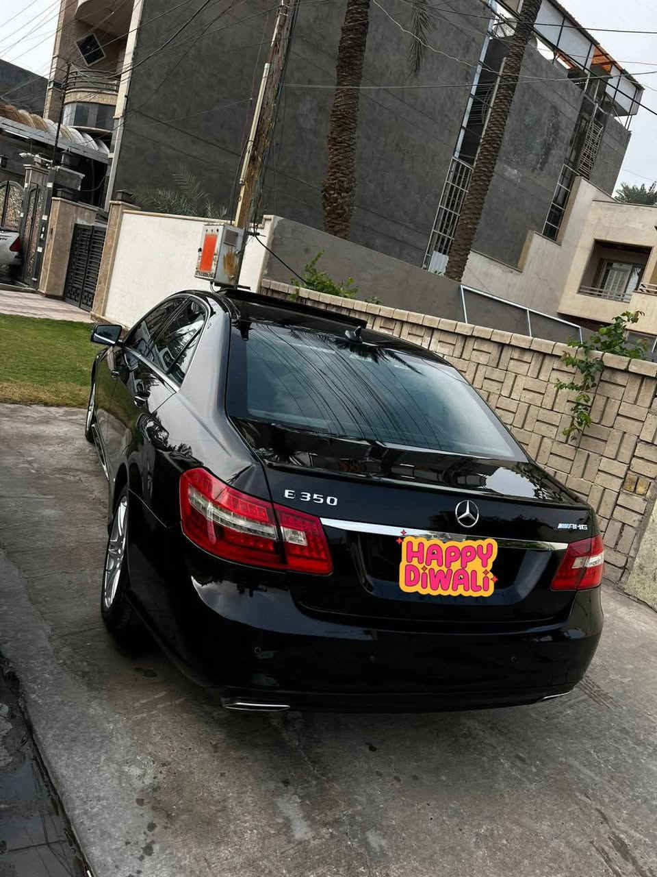 سلام عليكم مارسيدس بنز 2012  E-class 
E350
السيارة 6 سلندر  3.5 
أمريكية بيها صبغ السيارة رايدها ب120 وبيها مجال 
للاستفسار اكثر : *********** واتساب
