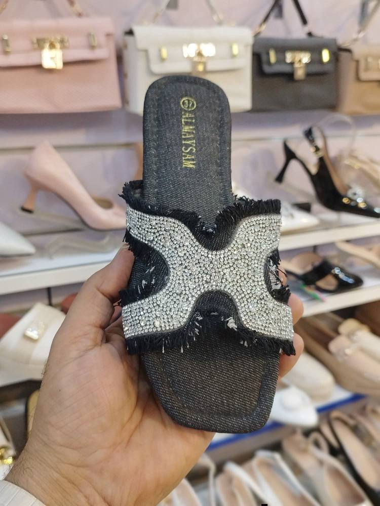 معرض الرواق يقدم لكم كل ما هو مميز 🔥👇🏻

#شحاطة_هرمز_نسائي_كوالتي_عالي_

#السعر__5__الف

 شحاطة هرمز  طبي  كوالتي عالي ♥️

 شحاطة هرمز نسائي كوالتي عالي مميز وأنيق
القياسات 37-38-39-40-41

للحجز_وللاستفسار_مراسلة_البيج_او_واتساب
*********** 📞
*********** 📞

#توجد_خدمة_توصيل

#العنوان_كوت_شارع_الهوره_مجمع_الروان
#ليس_لدينا_فرع_اخر

كوت عناية_بالبشرة اكسبلور الرواق دهل اوران, واسط
