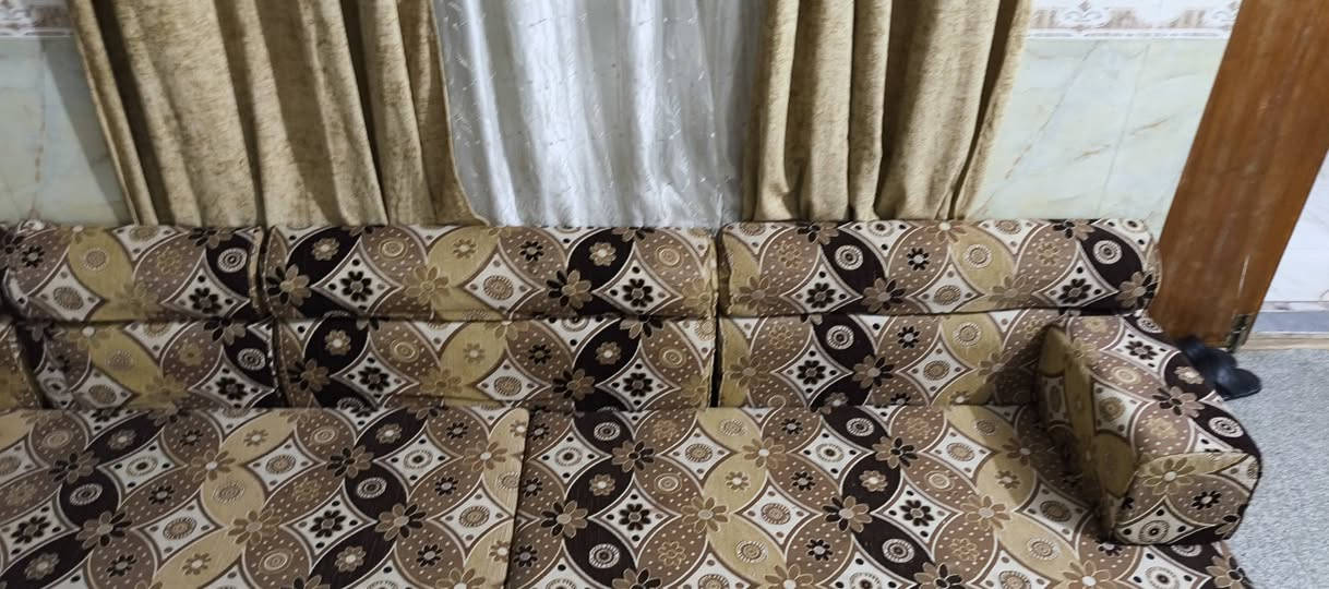 ديوان اخو الجديد للبيع الطول ٧ والعرض ٣ السعر 300 او بي مجال


**إذا كنت صاحب هذا الإعلان وتريد حذفه لأي سبب، رجاءا أرسل رسالة إلى الدعم الفني**