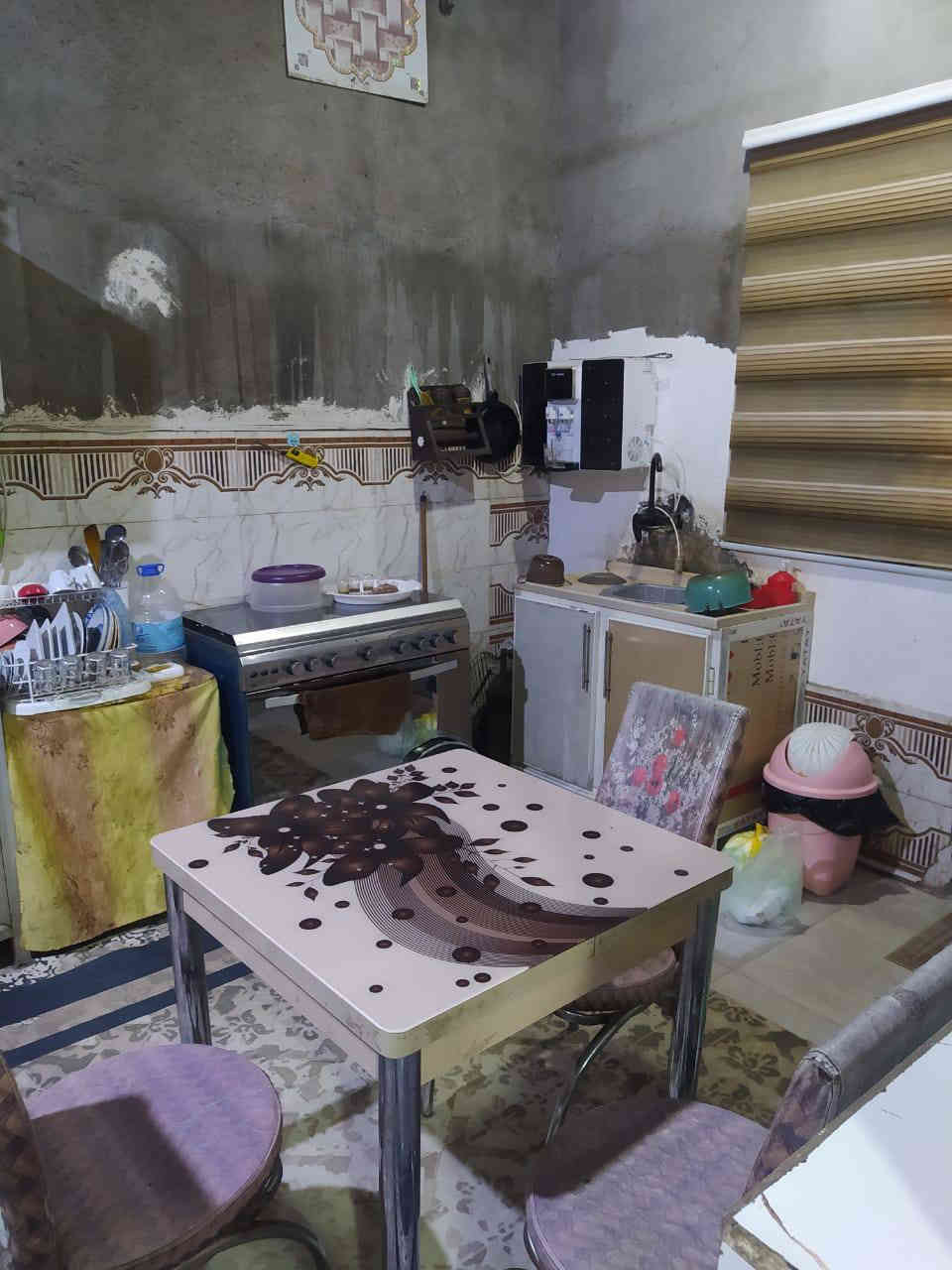 #اسعد_الله_اوقاتكم_بكل_خير⁉️👋🏼 

دار للبيع 

#مساحه 240

#جنس_العقار:: وقف سني مسجل و كامل 

#العنوان:: البصرة أبو الخصيب منطقة كوت ثويني 

#يحتوي على اربع شقق 
كل شقة غرف و ديوانيه 
مطبخ و حمام 

بي برج نت 
بناء بلوك 
شارع 8 م 
ماء كهرباء مدرسه نت كلشي قريب 

السعر 100 و بي مجال 
هاتف ☎️ ***********☎️
