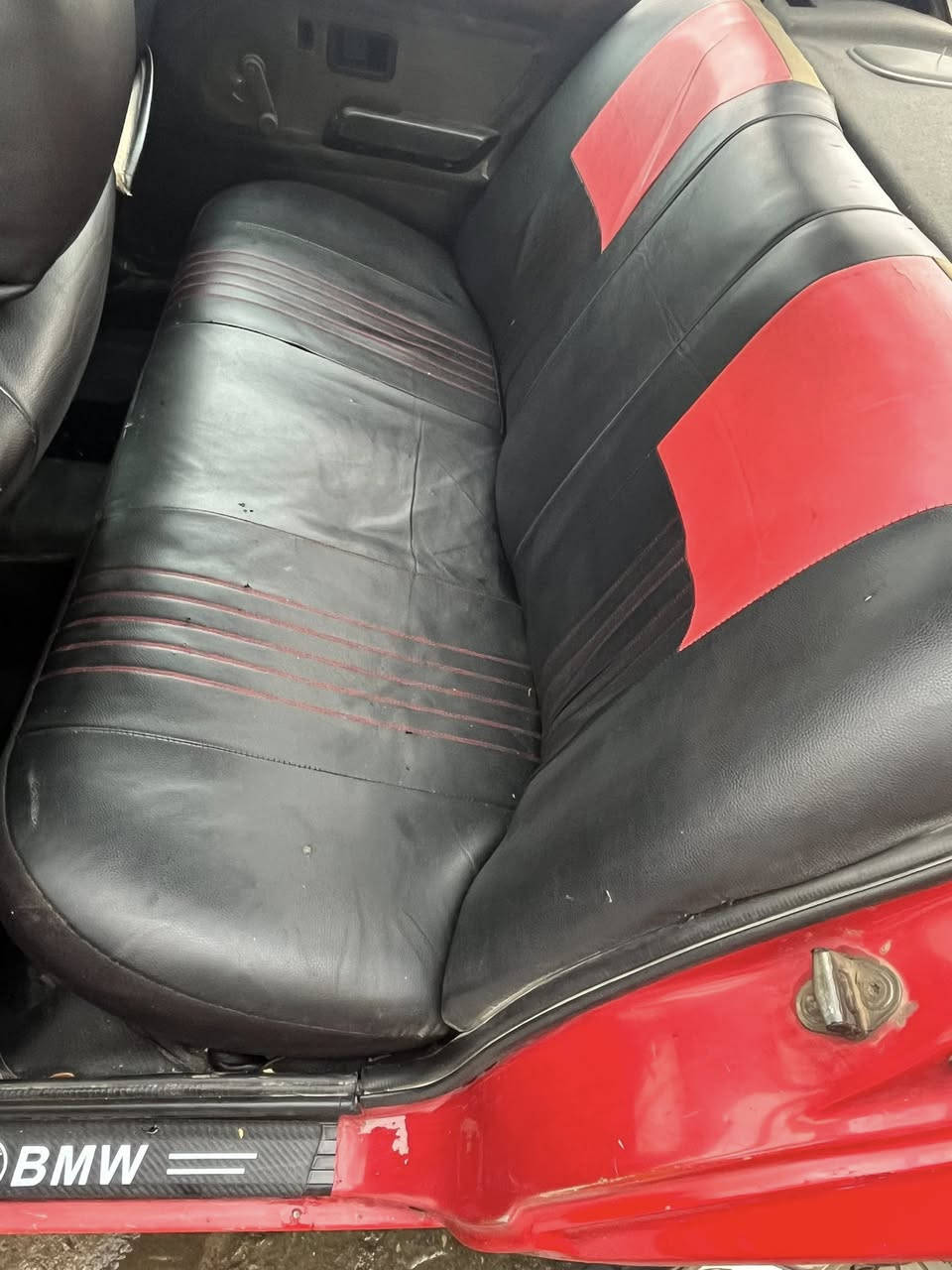 السلام عليكم بي ام  زعره مشروع وطني ل٢٠٢٨شرط تحويل والوكاله كهربائيات كامل شغاله كشنات جلد شاشه سمعات تدفئه كير محرك بشرط سعر ٢٥$عنوان كركوك ***********
