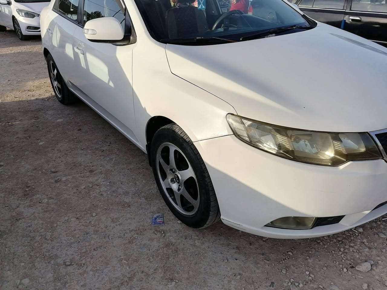 ياالله السلام عليكم  سيراتوا ٢٠١٠ رقم  أربيل سنوية ساقطة بيه قطعتين بدون دواخل وبيه شخط بالهلال الخلفي ومصلح مكان السيارة واسط العزيزية *********** السيارة معروضة 85
