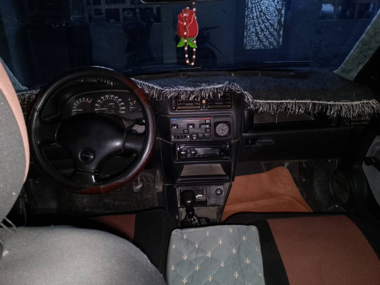 للبيع أوبل فكتره موديل 92 محرك 18 رقم مسطره دولي سنويه 30 غرفه جديده السعر 36 للاستفسار الاتصال على الرقم ***********
