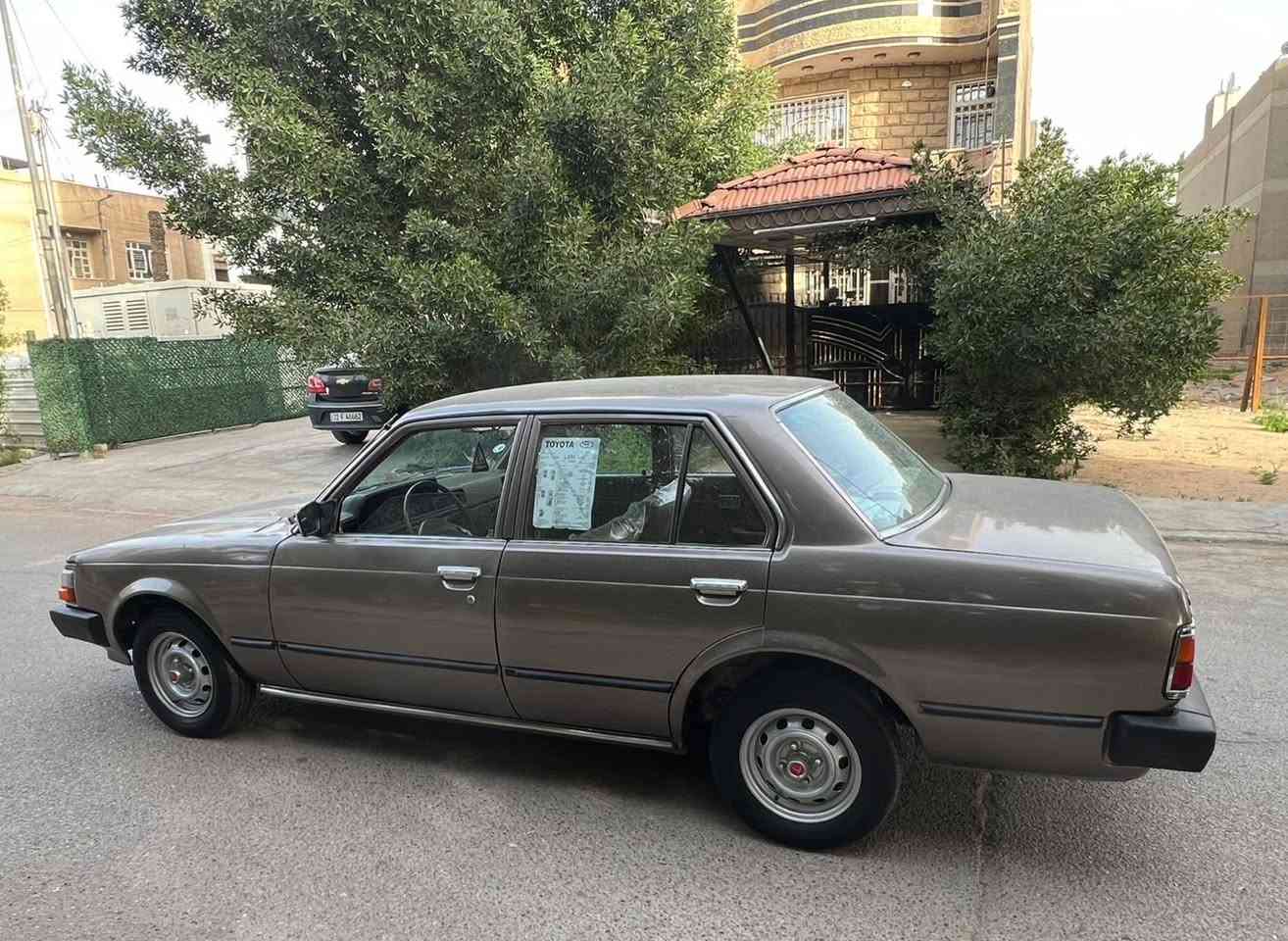 السلام عليكم تويوتا كرونا 1982 🇯🇵 بحالة الشركة
محرك 1800 بلاد  كفالة

كير عادي

صدر جديد تخم تاير جديد

تبريد ثلج على واحد منظومة جديده

السياره جديده بكل تفاصيله وجاهزة من كل النواحي شغل واطلع وين مايعجبك

كهربائيات وكيجات كله شغاله 

غرفة بلاديه وجدا نظيفه 

 بيه صبغ اثر جراد بدون ضرر

رقم بغداد دولي سنوية وهزة جديد بأسمي

السعر 57 بيه مجال  بسيط
 📞  ***********    بغداد زيونة
