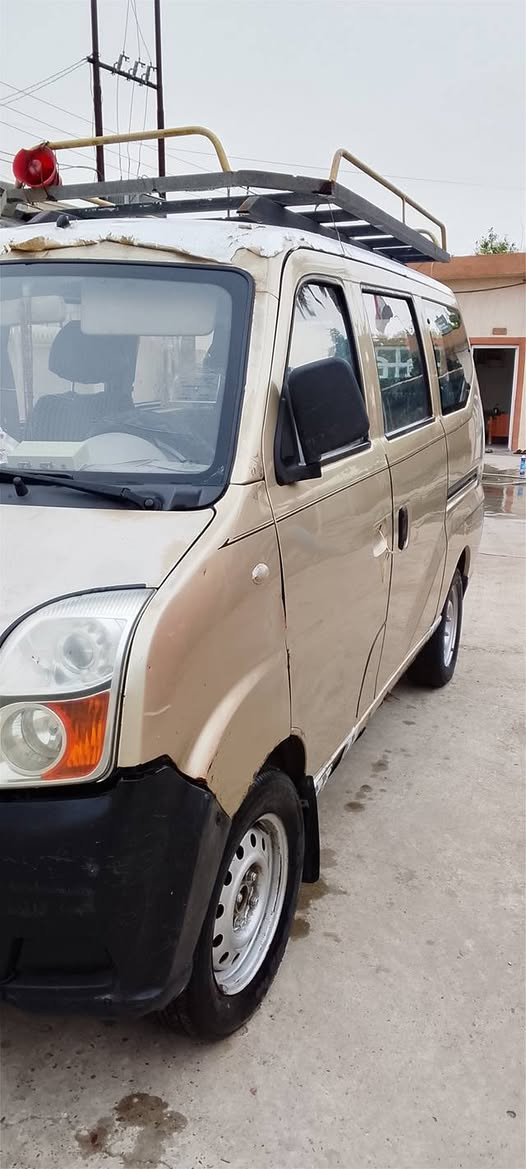 السلام عليكم سيارة ليڤان للبيع موديل 2013سكن اديالى سنوية بسمي سيارة خير من الله منقصهة شي تبريد تدفئة فول محرك كورلة سيارة اقتصادية متواجد عرقم ***********
