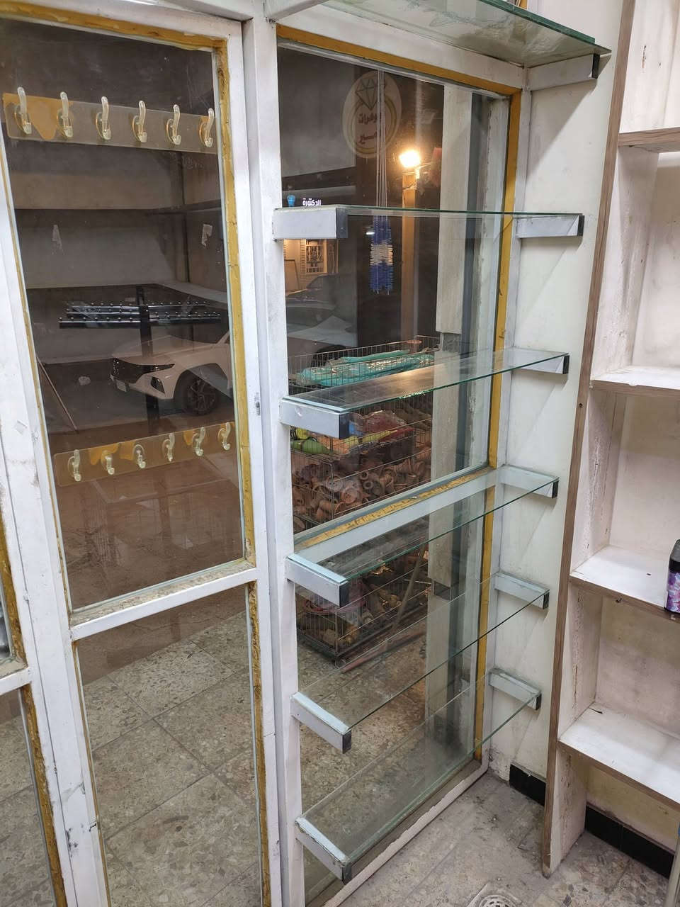 مستعجل على بيعتهن.. رفوف خشب و جام خانة حديد
الرفوف ((٣٠٠)) الف مغطية مساحة المحل ٣  × ٥ بالكامل 

الجام خانة ((٥٠٠)) ألف أبعادها:

العرض ٢٨٠

الارتفاع ٢٧٧

و سُمك الفريم الحديد ٥ سانتي

و رفوف الجام ١٧ سانتي في ٨٨ سانتي

العنوان الشعلة شارع المستشفى 

***********
