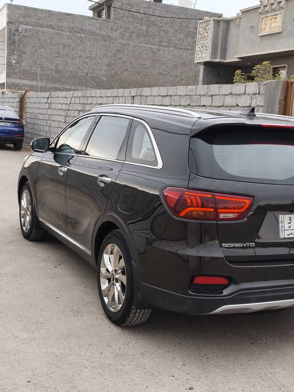 سورنتو موديل 20رقم بغداد شرط تحويل شركة دوليه كشنين كهرباء صندوك كهرباء بردات خلفيه مكينه 6سلندر حساسات أمامي أمامي خلفي لفكيشن قماره حديد ماشيه ١٢١ مكفولة من صبغ وتبديل بيها شبر بارد بالباب خلف صدر 
مكينه كير صدر تبريد تخم تاير على وضع شركه 
العنوان بغداد. الدوره شارع 60 قرب مطعم علوش 
السعر مطلوب ٢٣٥ بيها مجال قليل 
***********
