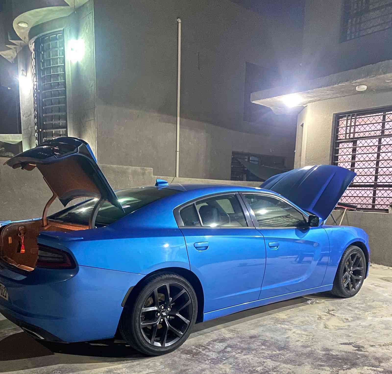 السلام عليكم للبيع جارجر  موديل 2015 وارد امريكي ضرر جاملغ امامي بارد فقط  بدون ايرباك  بدون دواخل  صار بيها طخه بدلت باب سائق فقط  بلادي شركه نفس لون سونار موجود 📩
سياره فئه رالي فول مواصفات محرك3600
فتحة  سقف
تشغيل عن بعد + شاشه كبيره سستم صوت + دمام 
كشنات حاضن جلد+ تسخين 
مرايات هيتر +تعتيم كشنات امامي كهرباء
ماشيه 100  سياره جديده وجاهزه من كلشي حداديه جديده ويل 20 اصلي 
رقم بغداد  لوحات سنويه مجدد باسمي 
السعر 205 $ مجال شي بسيط 
ستفسار ***********
*********** + وتساب
