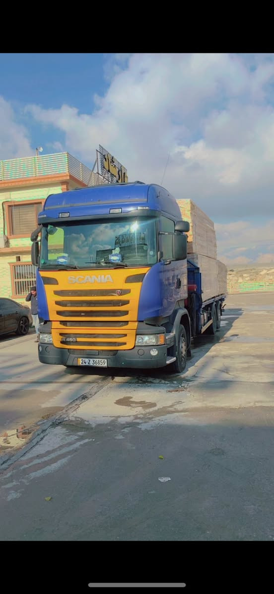 اسكانيا كرين✅ 
موديل ٢٠١٧✅
حجم R450✅
فوول مواصفات ✅
ريتايدر ✅
ثلاجة✅
حساس ✅
رادار ✅
بودي كبان✅
طغم تاير جديد ✅
رقم سنوي جديد ✅
ريموت كونترول ✅
فول سيفتي ✅
عنوان (دهوك)✅
رقم تلفون ☎️: ***********
