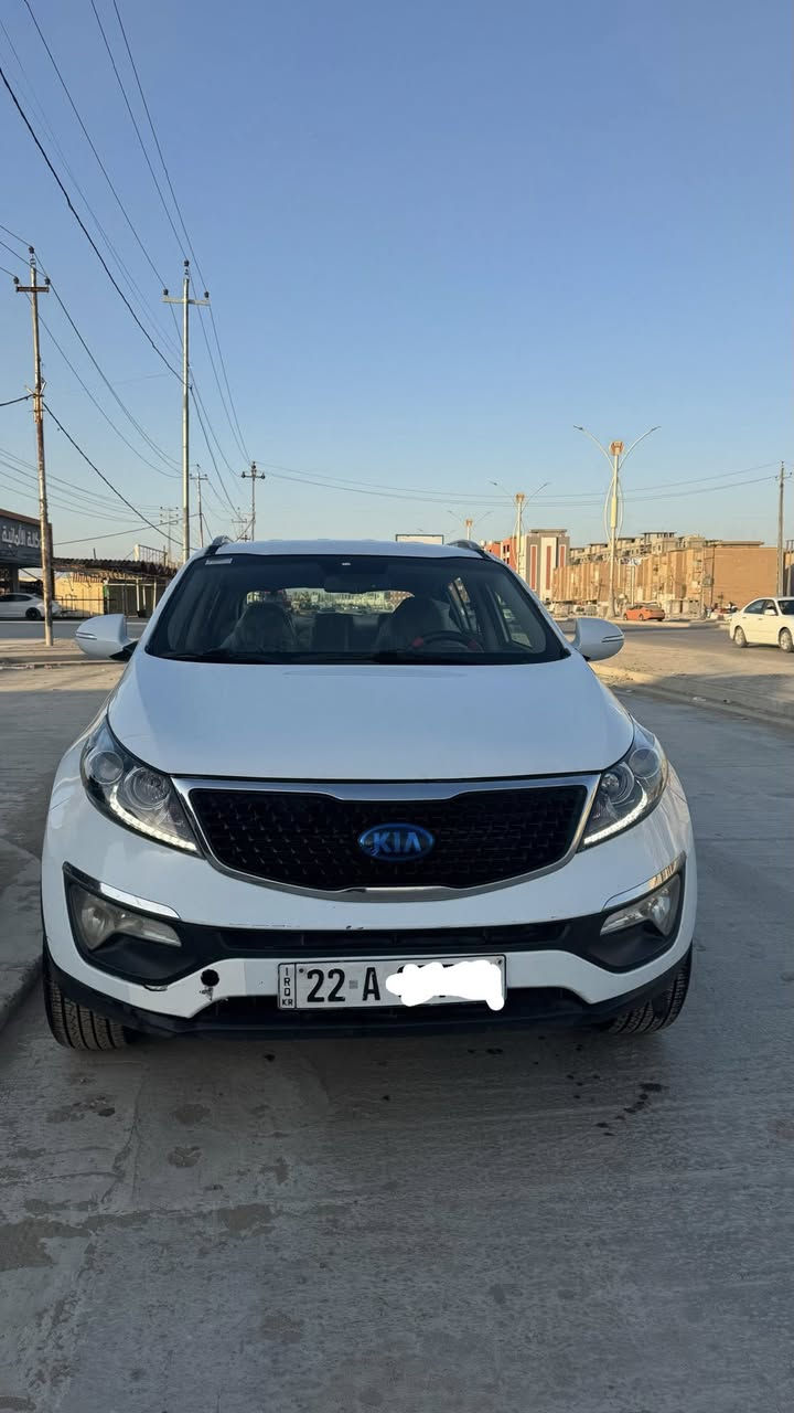 سبورتج موديل ١٤
رقم اربيل الجديد وكالة باسمي تحويل ثاني يوم 
محرك ٢٠٠٠ دوش 
جاهزة من كلشي حدادية تايرات ادامة للمحرك ومبدل دهن الكير ايضا السيارة نضيفة فقط بيها طخة مثل ما بالصورة
مكانها الديوانية 
***********
