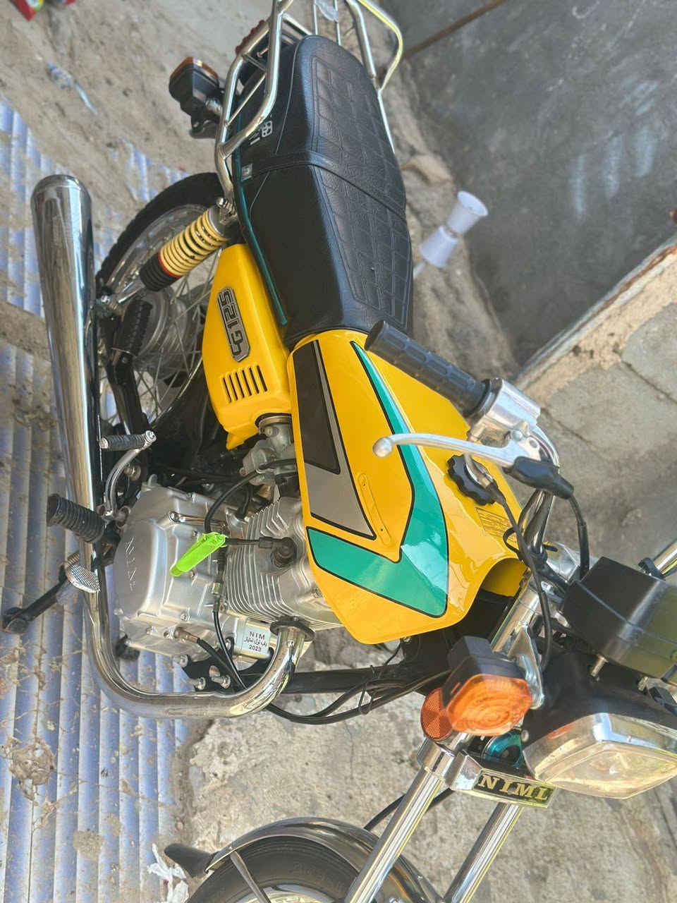 سلام عليكم دراجه للبيع امتياز باب  اول مديل2023السعر650 بيه مجال رقمي ***********
