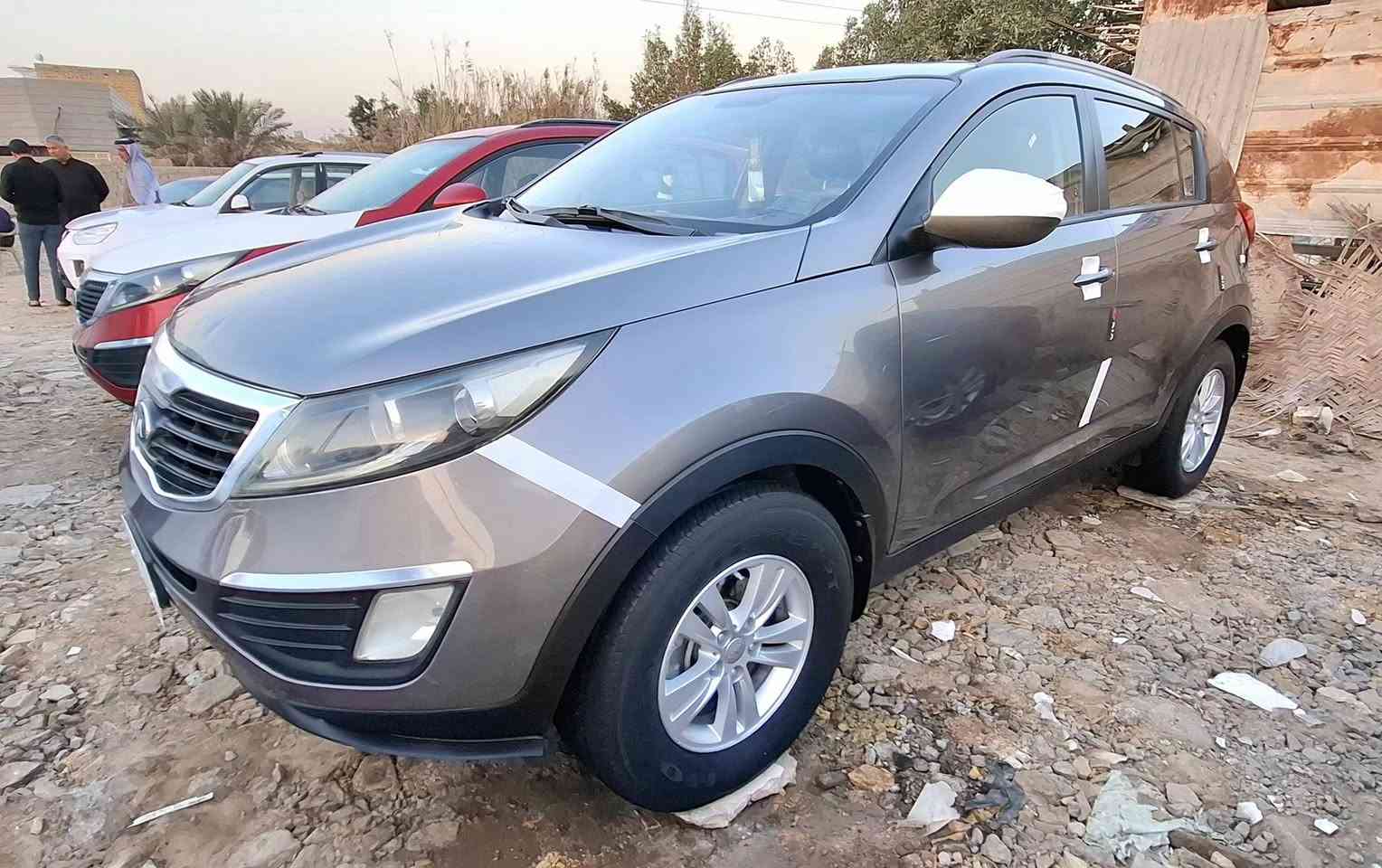 سبورتج 2013 
رقم ذي قار مشروع وطني سنويه نافذه صار 4 اشهر
خليجي بيها تبديل الباب الأمامي الأيمن وبيها رش تجميل توحيد لون مع الباب شرط بدون معجون مكينه 2000 دوش 4 حساسات ماشيه 252 گير أوتو 6نمر شاشه تاب تحكم أستيرن كامل حاكية أتصال مثبت سرعه نظام ABS حساسات خلفيه لدات أماميه أرضيه مغلفه جلد السياره جاهزه مكينه وگير وتبريد وحدايه وتخم تاير
مكان السياره بالشطره
بيع أو مراوس
***********
