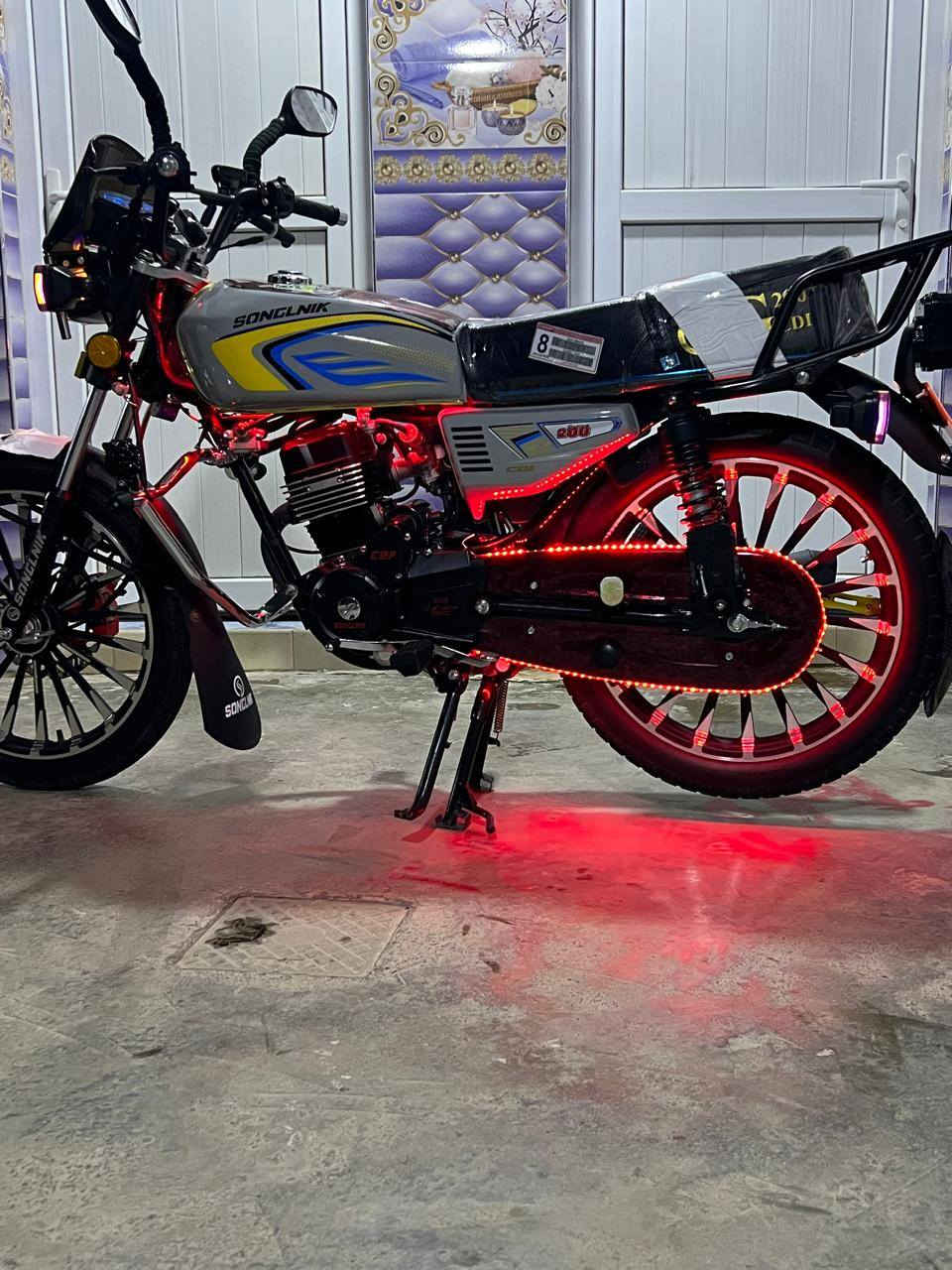 يالله موطور إيراني للبيع موديل 2026 أي نقص ما بي بصمات 2 أوراق منفيس فقط موطور نفس ما واضح بل صوره كهربائيات كله شقاله مكاني الخالديه السعر مليون 150 ألون مميز محرك ضاقطه وزنجيل.   SPF محرك 200cc
أي استفسار *********** وأتساب متواجد
