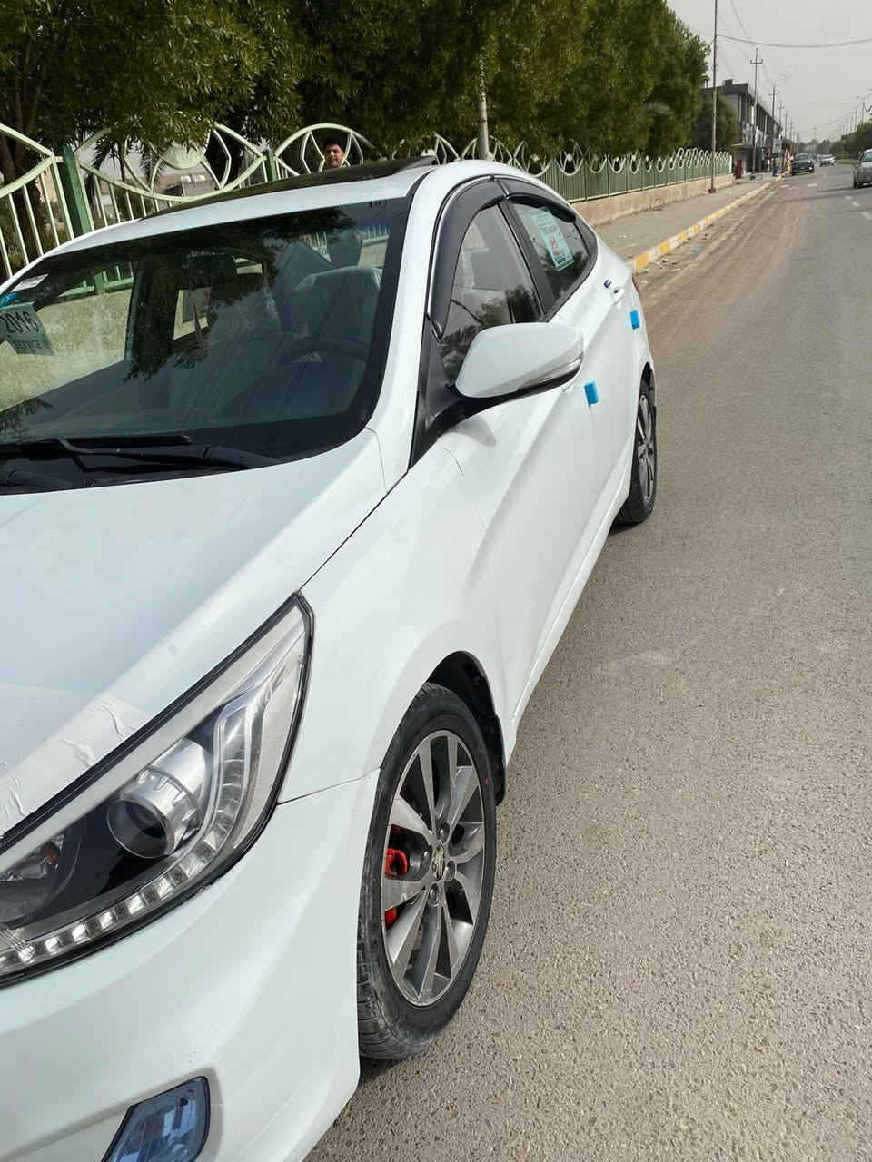هيونداي أكسنت 2016 – لون أبيض (مواصفات خليجي)
• مواصفات خليجية السونار مرفق سياره حلوه ونضيفه جدا 
• كهربائيات كلها على وضع الشركة
• سماعات إنفنتي
• غرفة (داخلية) جديدة بلادية
• إشارات بالمراي
• فتحة سقف
• نظام ECO
• محرك 1600 سي سي (قطرتين)
• تبريد ثلج + تدفئة ممتازة
• صدر أمامي وخلفي جديد
• ماشية 100 فقط  سويج الإضافي موجود 
• تايرات جديده تخم كامل  (سنوية) جديدة
• بطارية جديدة
• عبوة بنزين جديدة

السعر:112 بيه مجال بسيط 
العنوان: بغداد – السيدية
الهاتف: ***********
