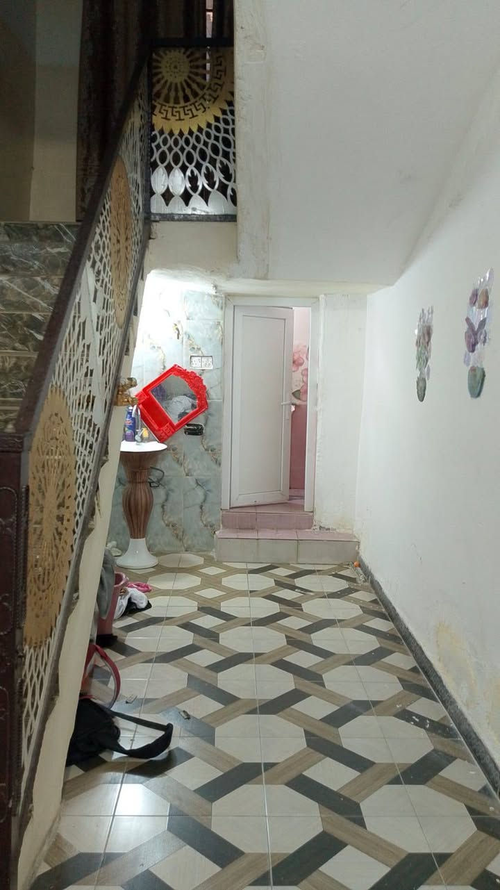 للبيع...للبيع بيت مساحه ١٣٥ متر طابو ملك صرف طابقين ٣غرف نوم بعقوبة /ناحية العبارة مقابيل دائرة الجنسية الاتصال على الرقم *********** او واتساب
