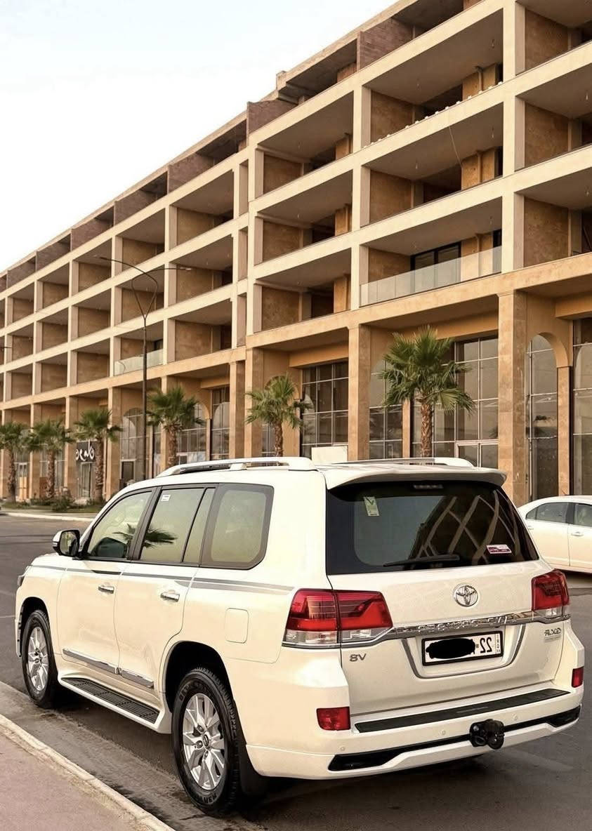 Toyota land cruiser 2018 GXR

کامل ئەشیاکانی لەگەڵ ماوە 79 هەزار حه‌قیقی رۆشتوه‌
گاعی بیلادی رانه‌خراوه‌ 
هه‌ردوو به‌سمه‌ی له‌گه‌ڵدایه‌ 

سەنەوی و فەحسی بەڕادی تازە کراوەتەوە 
٤ تایەی لۆکی لەژێرایە

گێر و مەکیەنەی بەشەرت 
هیچ کێشەیەکی تێدا نییە 

ژمارەی خاوەنەکەی 
***********
شوێن / سلێمانی

بو بینینی بابەتی زیاتر فولومان بکەن ✅
#unitedautomotors #KurdistanCars #ErbilCars #landcurisergxr

