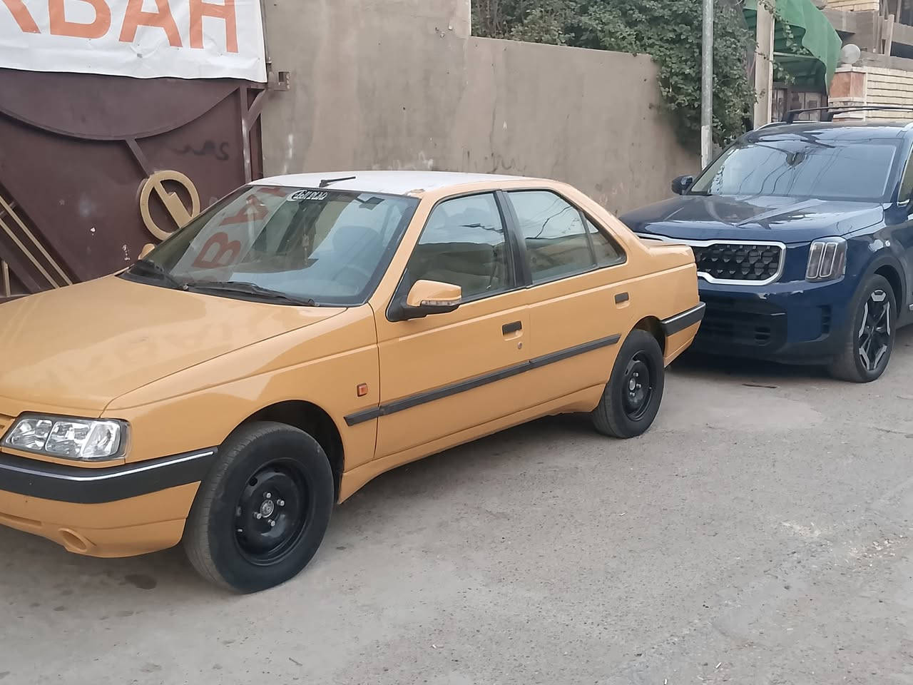 سلام عليكم جيلاكس 405 للبيع 2010  سياره حلوه احله من صوار رقم بغداد مميز العنوان بغداد العبيدي الستفسار تصال برقم ***********
