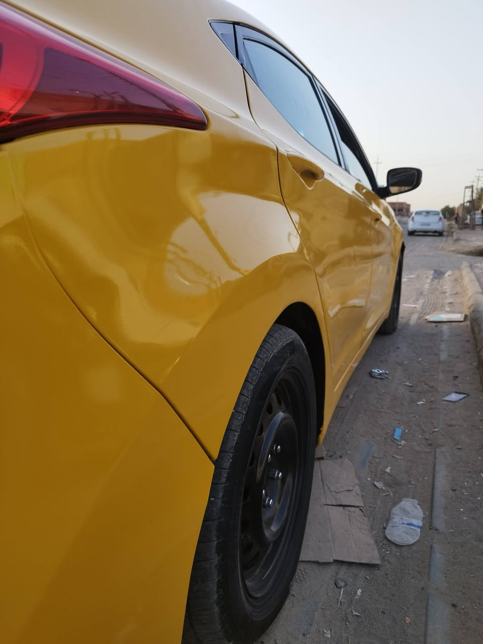 الانترا 13 أمريكي فول مكينه دوش 1800
سياره مابيها تبديل شرط ليبل واحد 
مكينه كير تبريد حداديه تاير ع شرط 
فتحه 
شاشه
كشن كهربائي 
تدفئه بلكشنات 
صبغه جديده 
رقم بغداد مالك بسماوه مصفره قرمات ومرور 
سعرها 95$
***********
